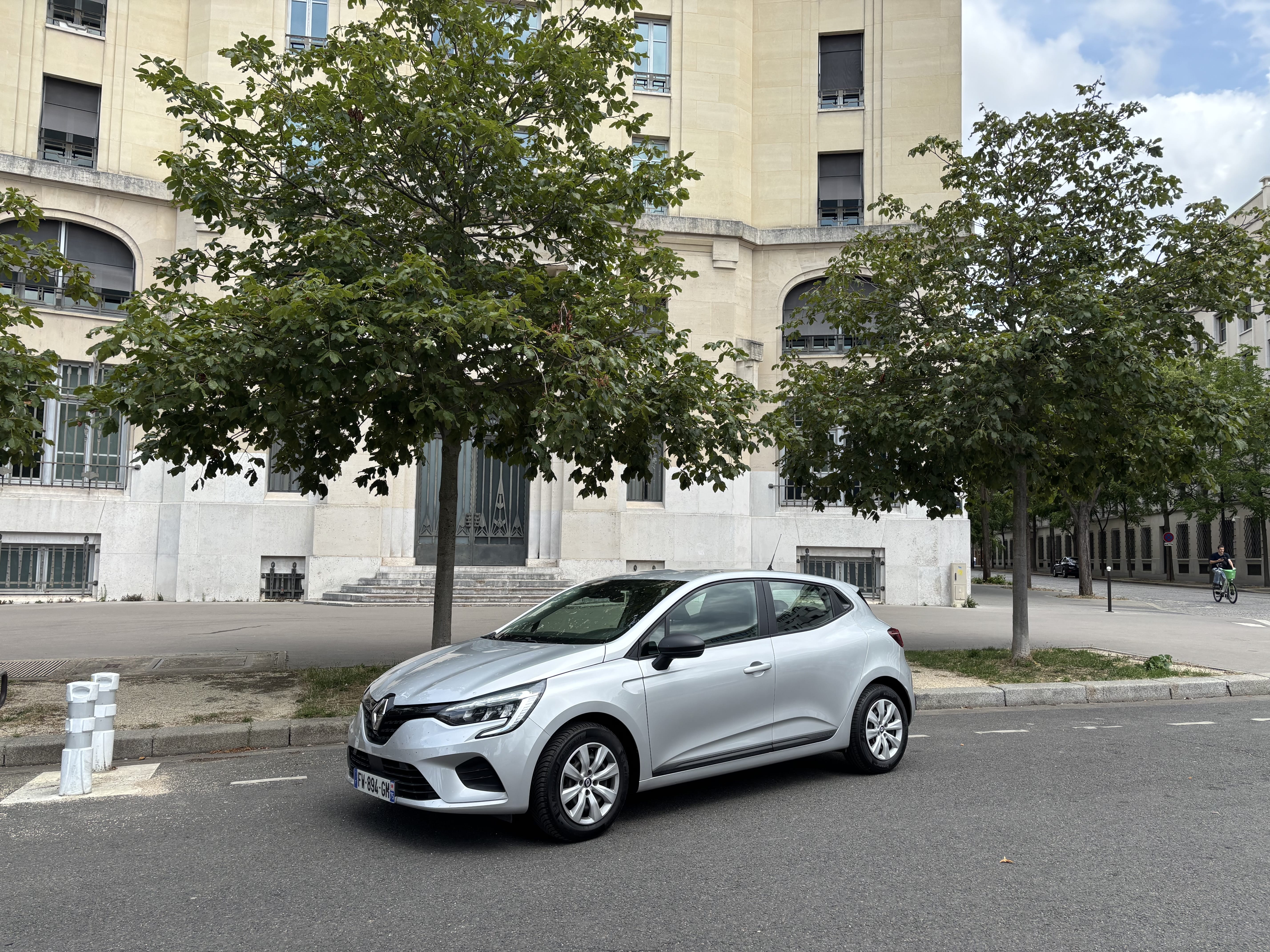 Renault Clio Montparnasse / Métro plaisances /90cv / Bluetooth avec Android Auto