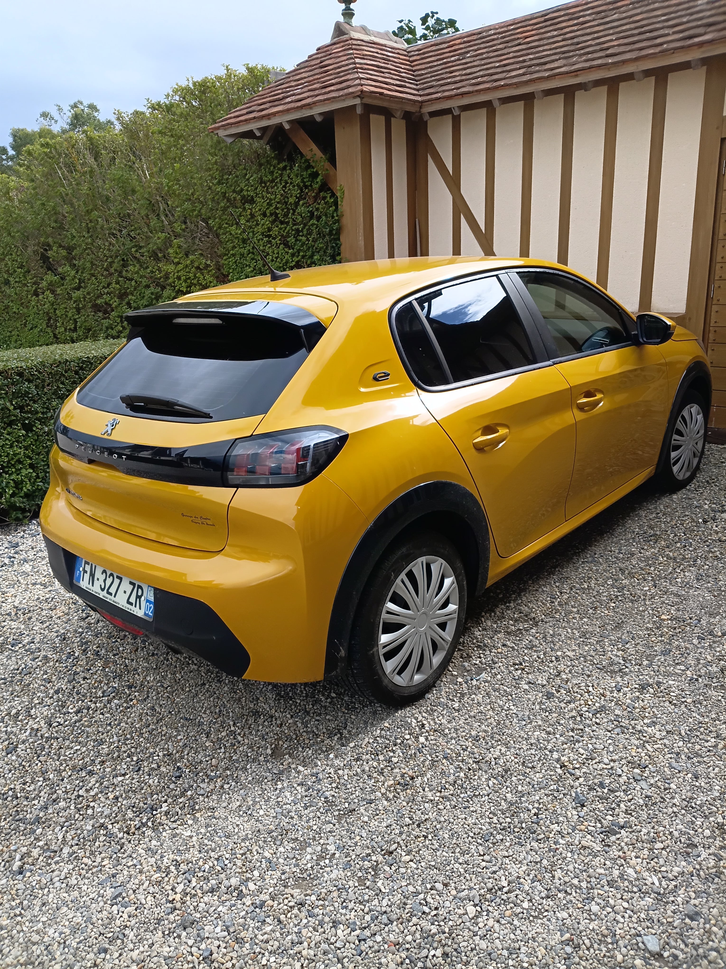 Peugeot 208 Électrique avec GPS