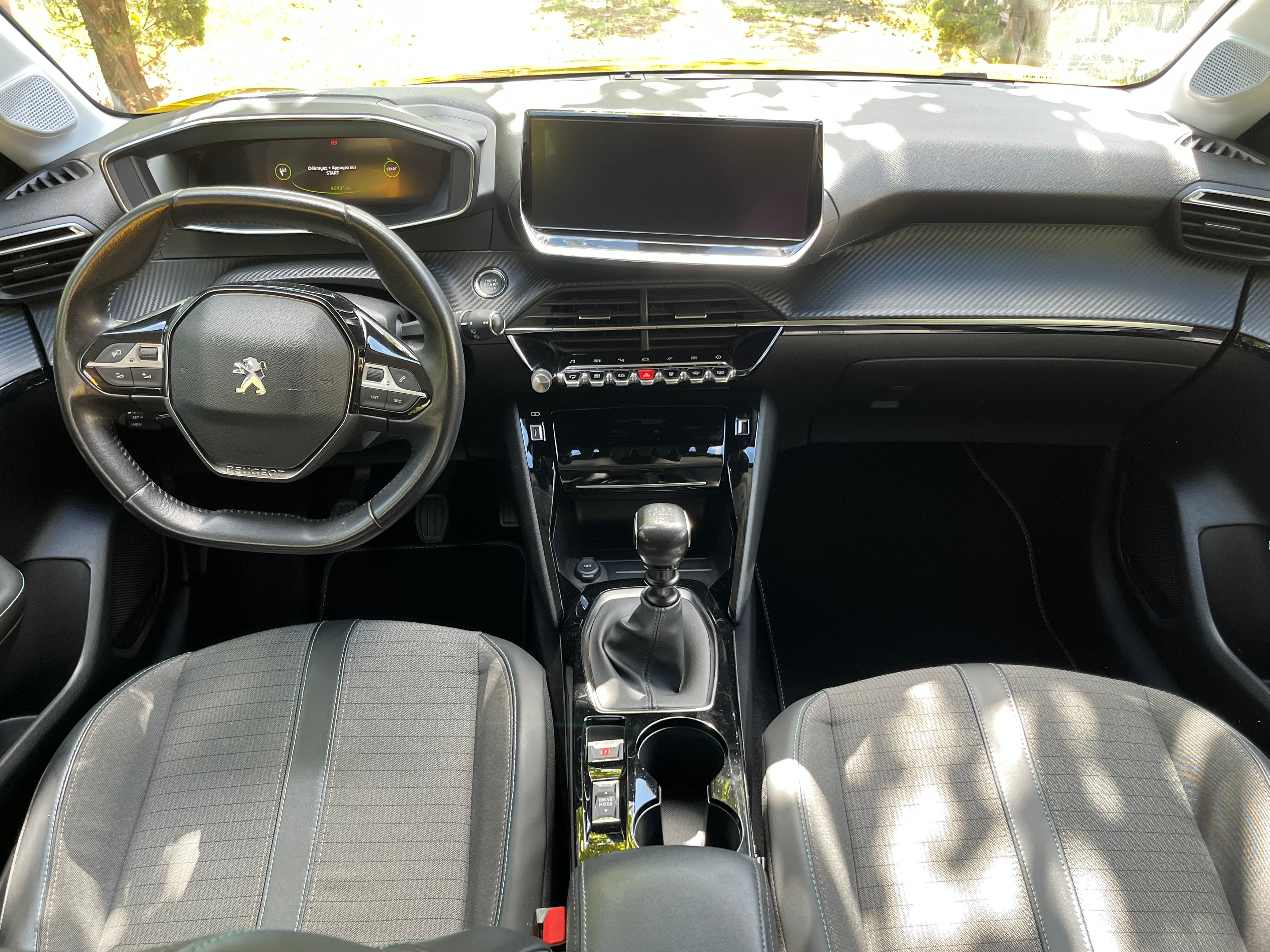 Peugeot 208 avec GPS