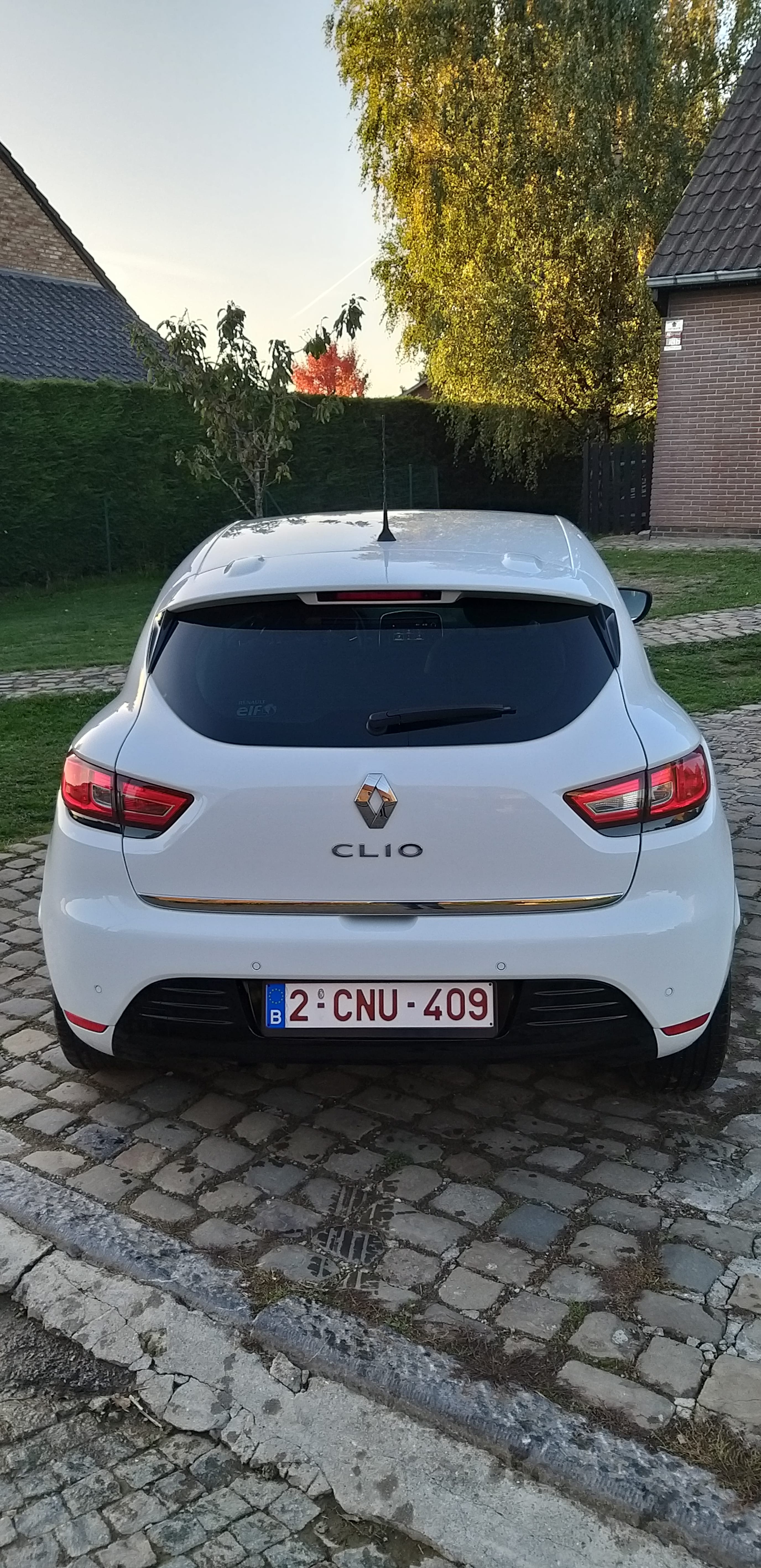Renault Clio 1.0 essence E10 avec GPS