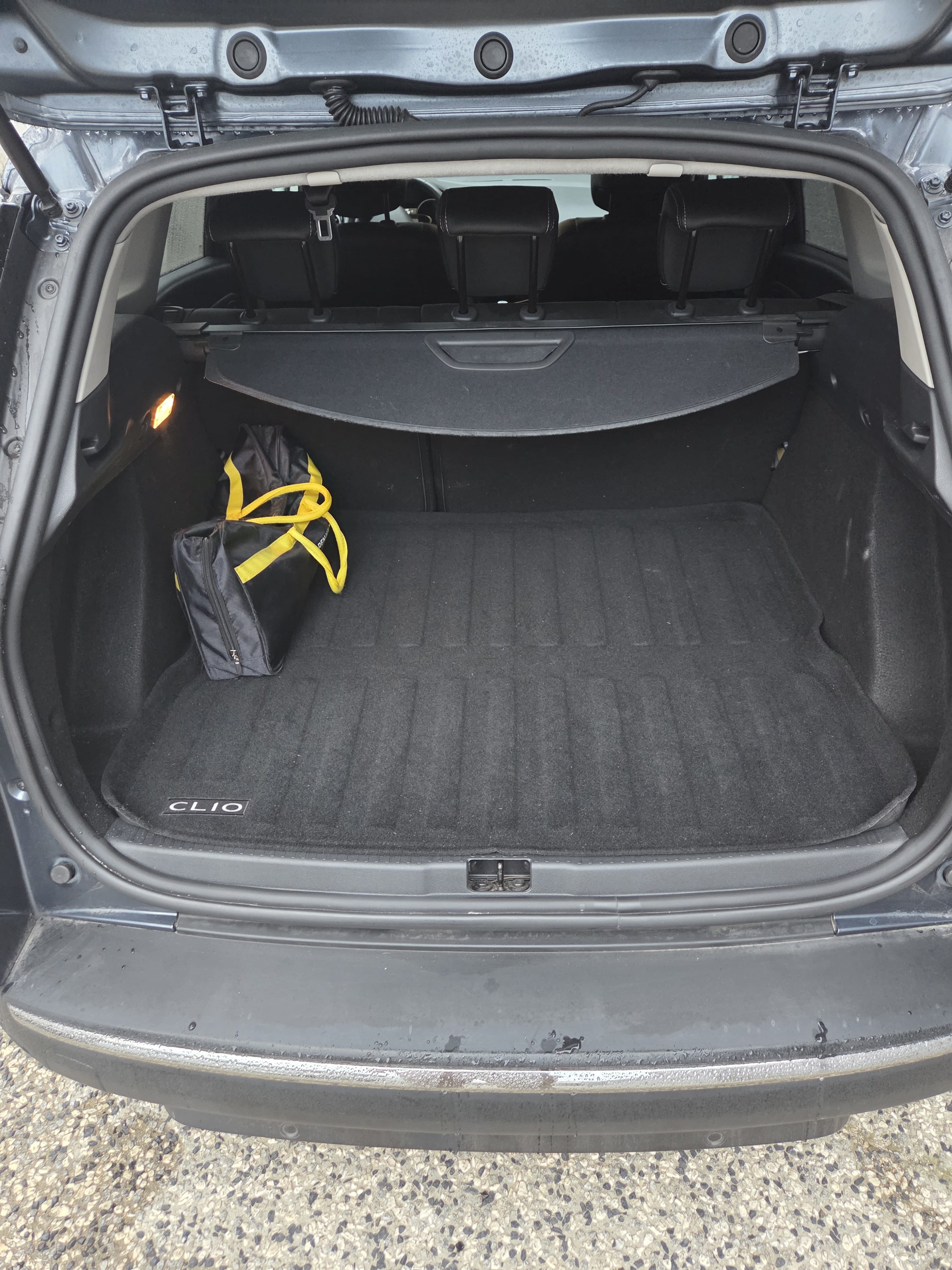 Renault Clio Estate Break 90 CV Essence, faible consommation, pneus neige with Bluetooth audio