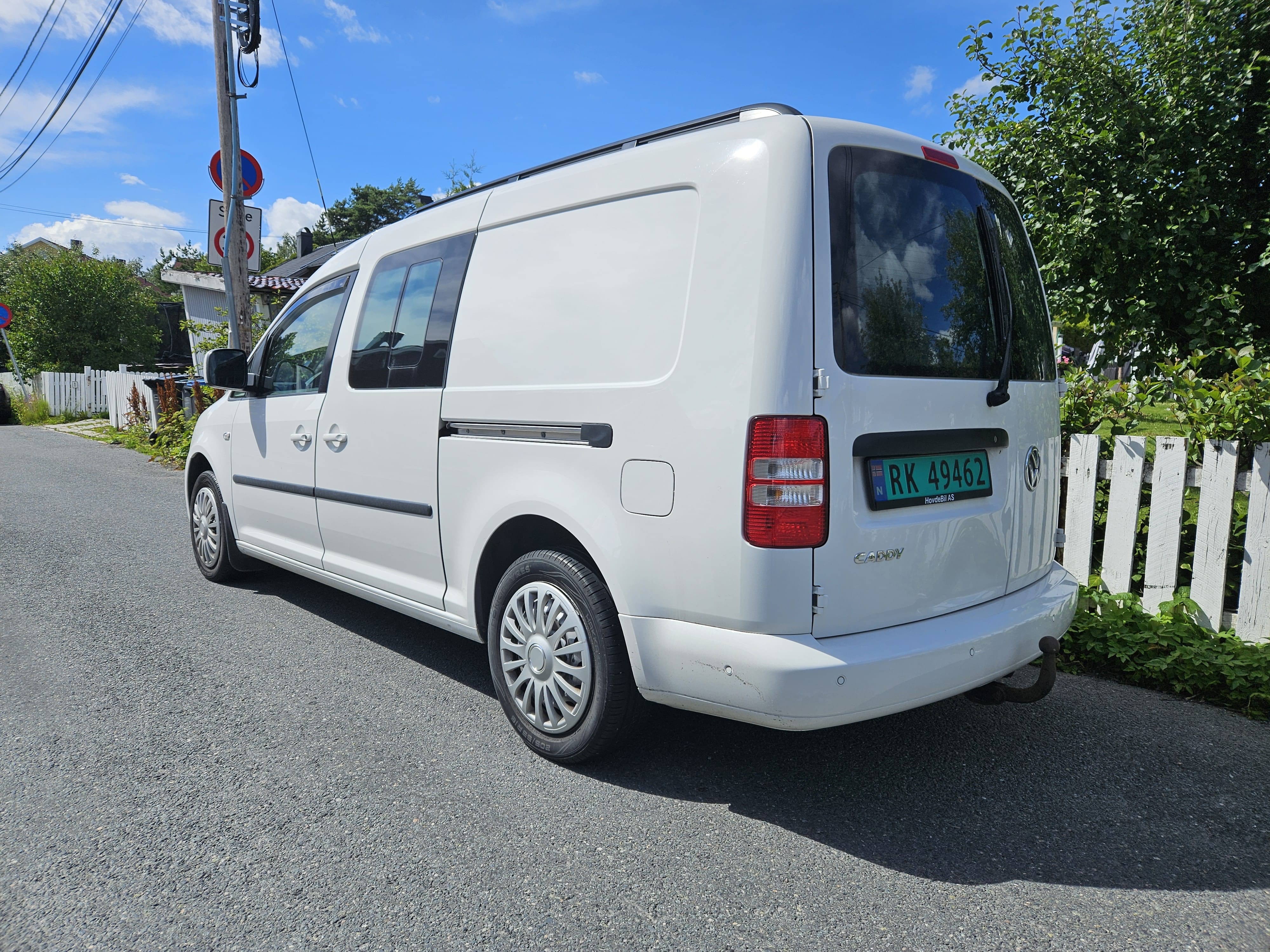 Volkswagen Caddy Maxi Campervan with Cruise control