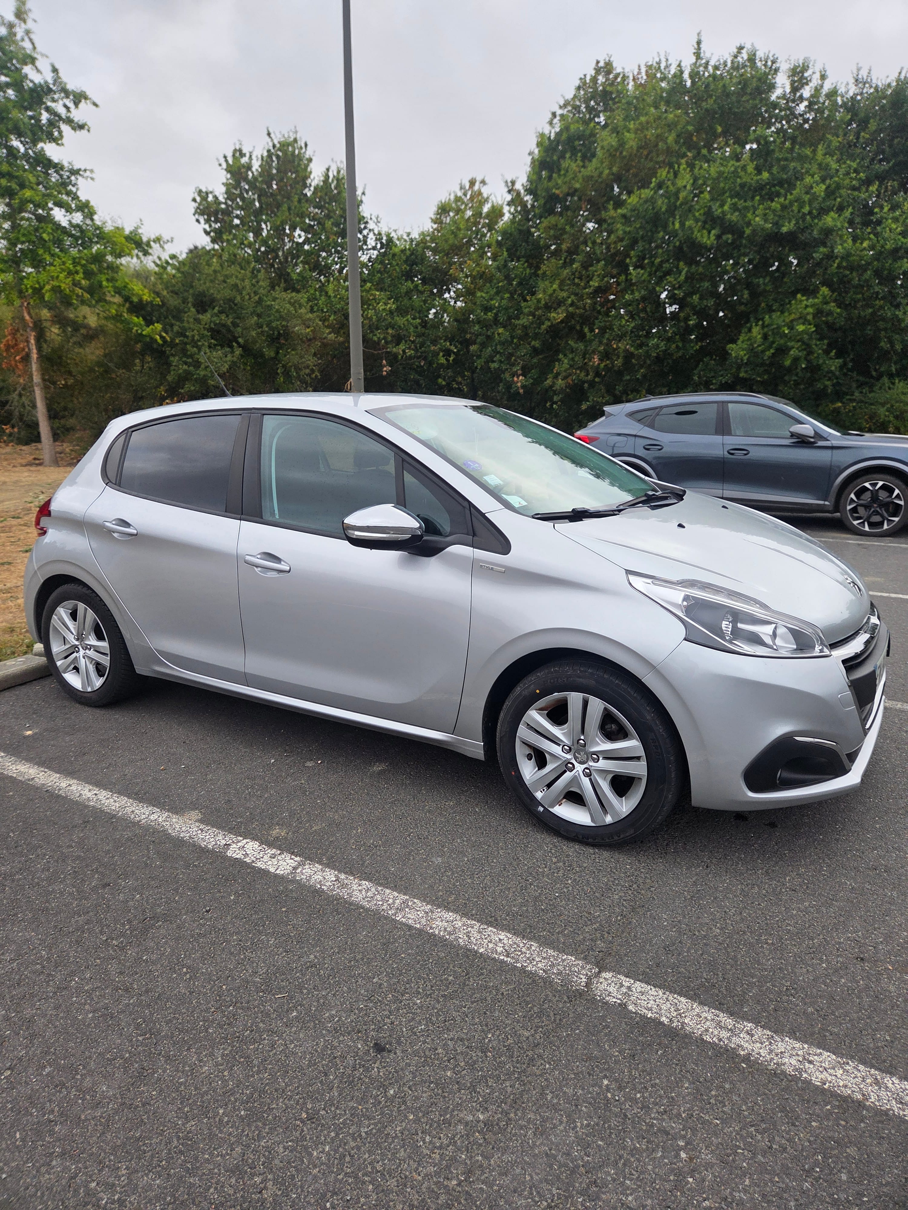 Peugeot 208 avec Climatisation