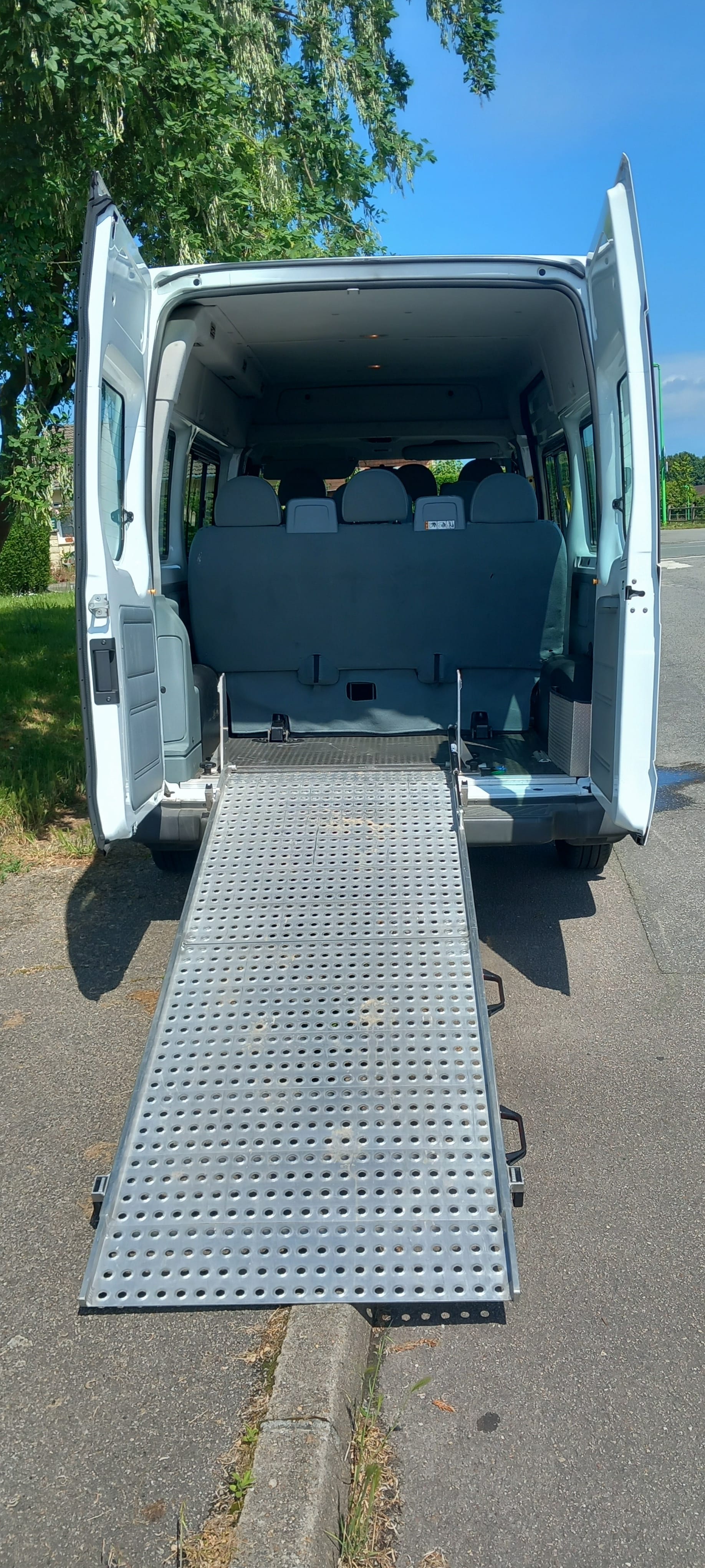 Ford Transit Kombi 2.2 tdci avec Chaines