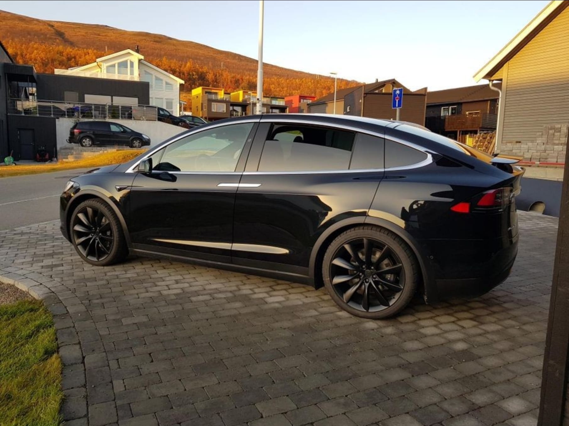 Tesla Model X 90D med Aircondition