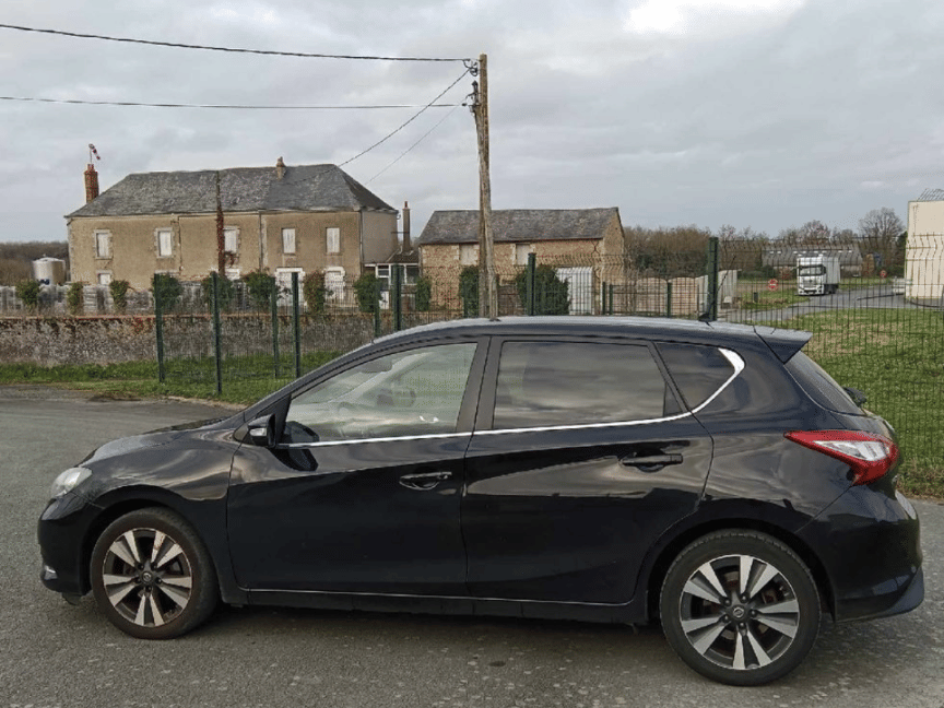 Nissan Pulsar avec Climatisation