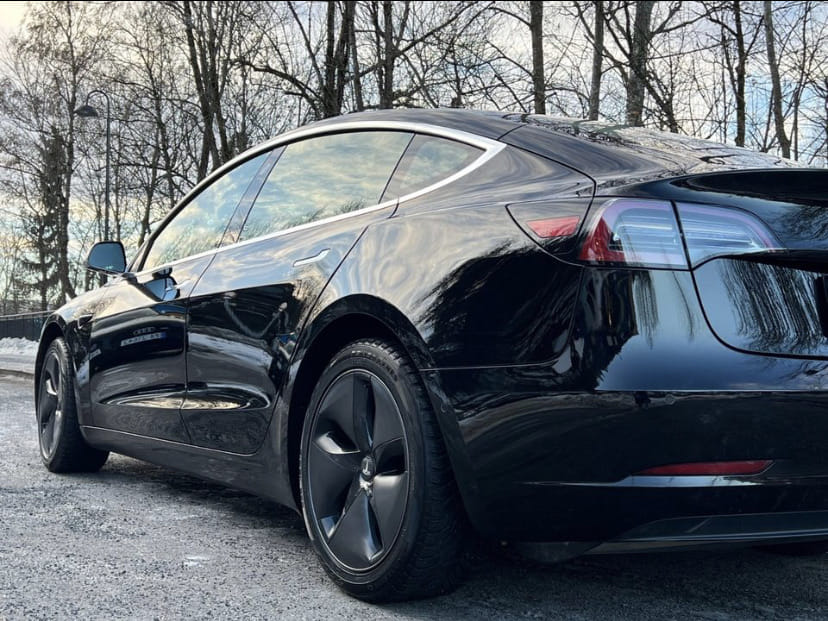 Tesla Model 3 med Ryggekamera