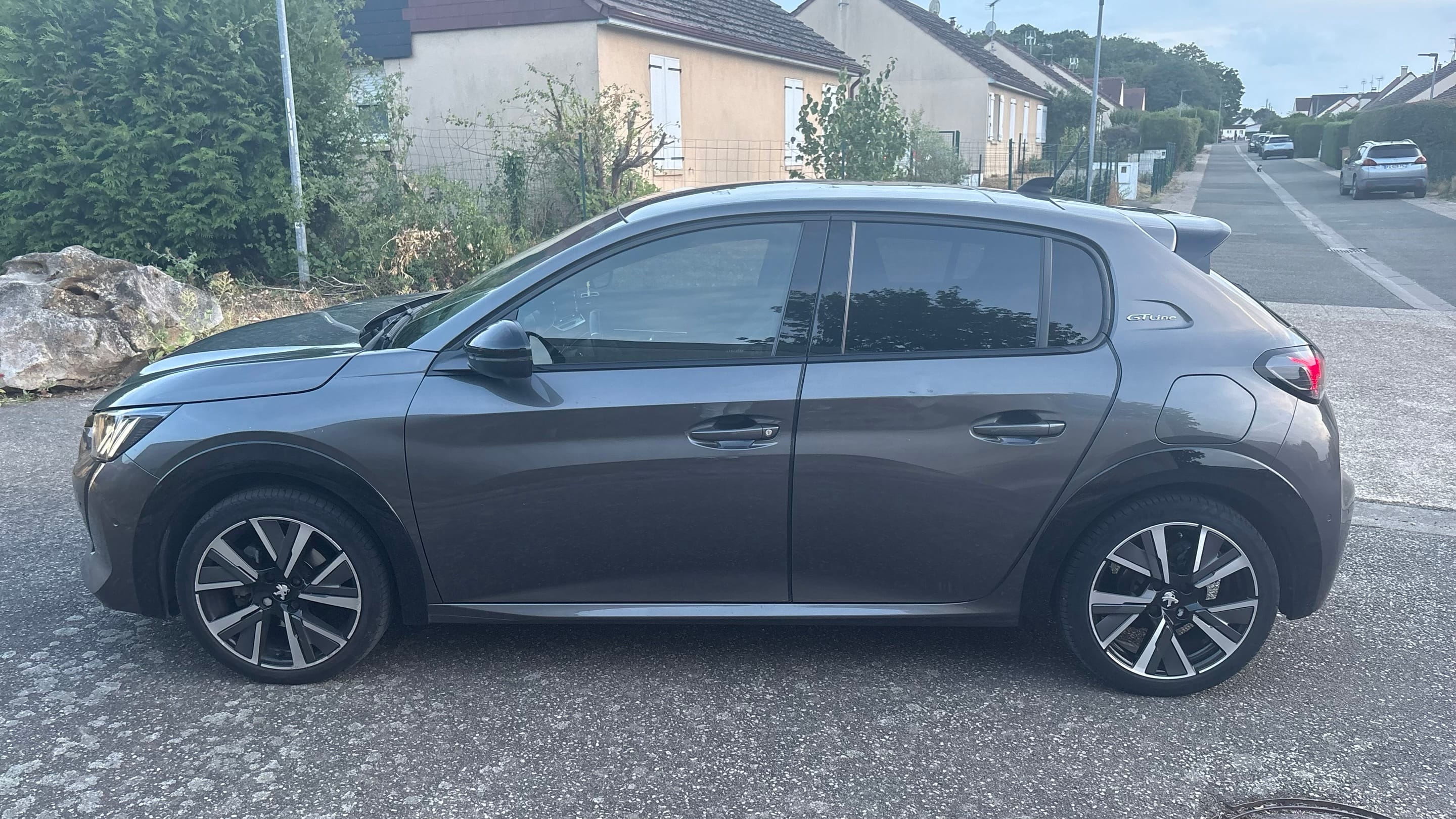 Peugeot 208 GT Line avec Climatisation