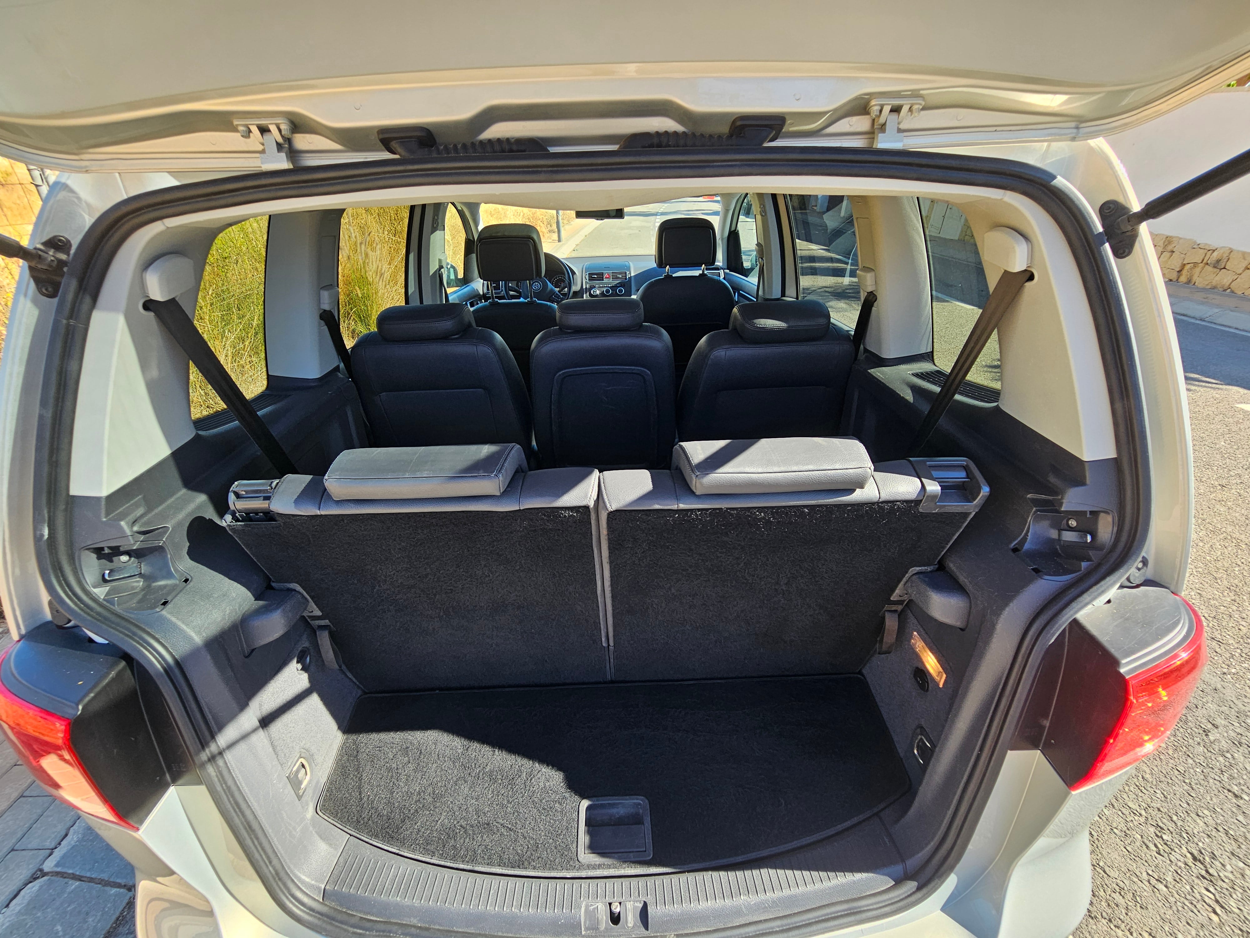 Volkswagen Touran 2.0 TDI con Entrada de Audio/iPod
