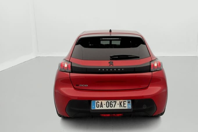 Peugeot 208 avec Apple CarPlay