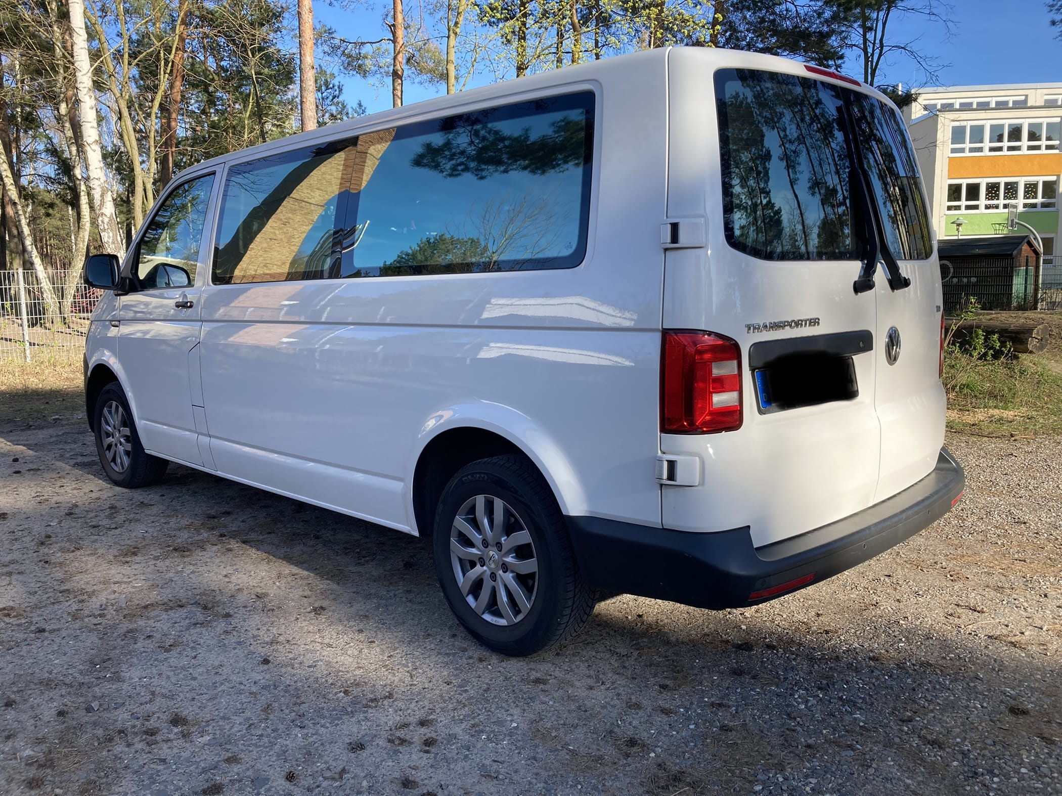 Volkswagen Transporter Kombi mit Kindersitz