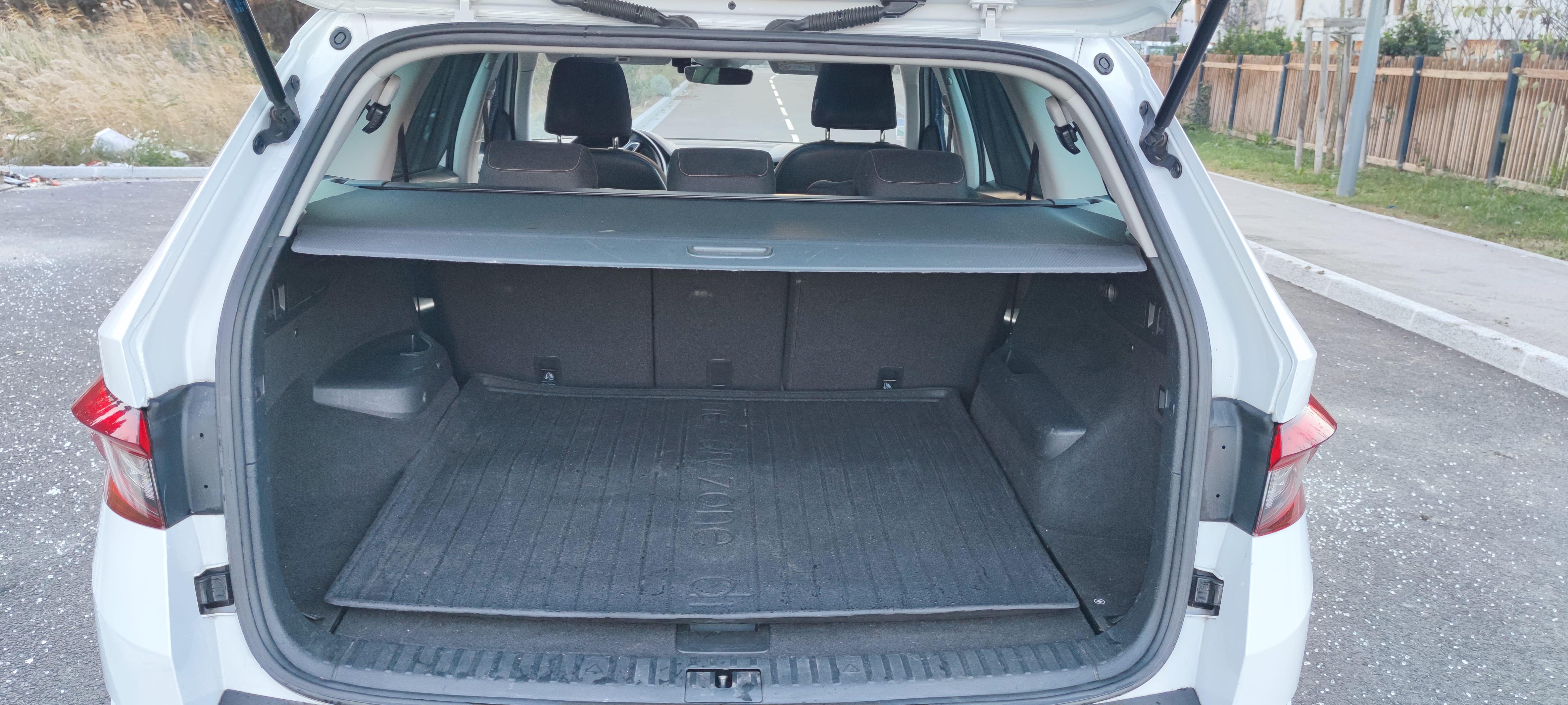 Skoda Kodiaq 7 PLACES, ATTELAGE 1.4 TFSI ESSENCE/E85 avec Régulateur de vitesse