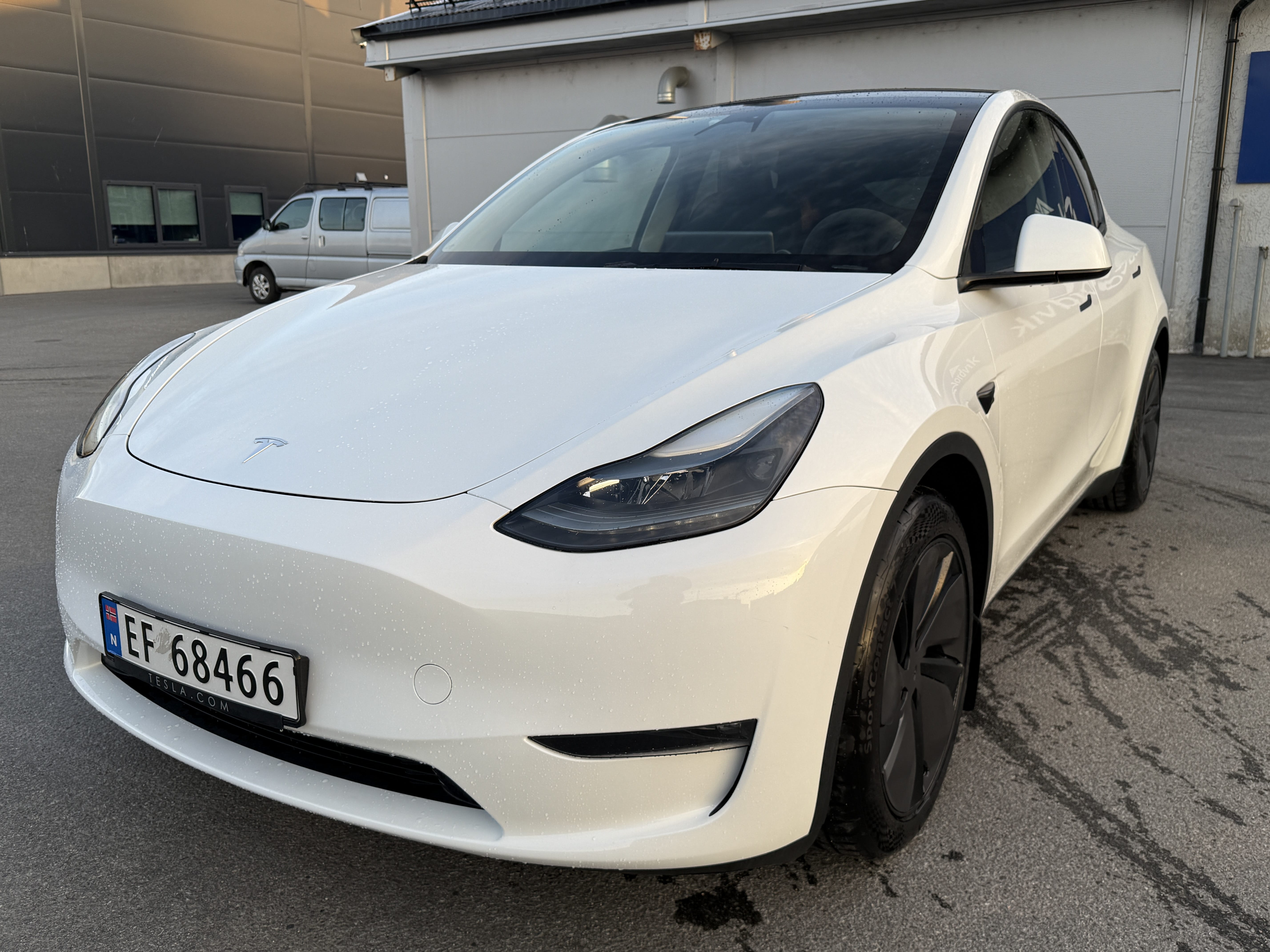 Tesla Model Y Long Range Long Range AWD med Aircondition