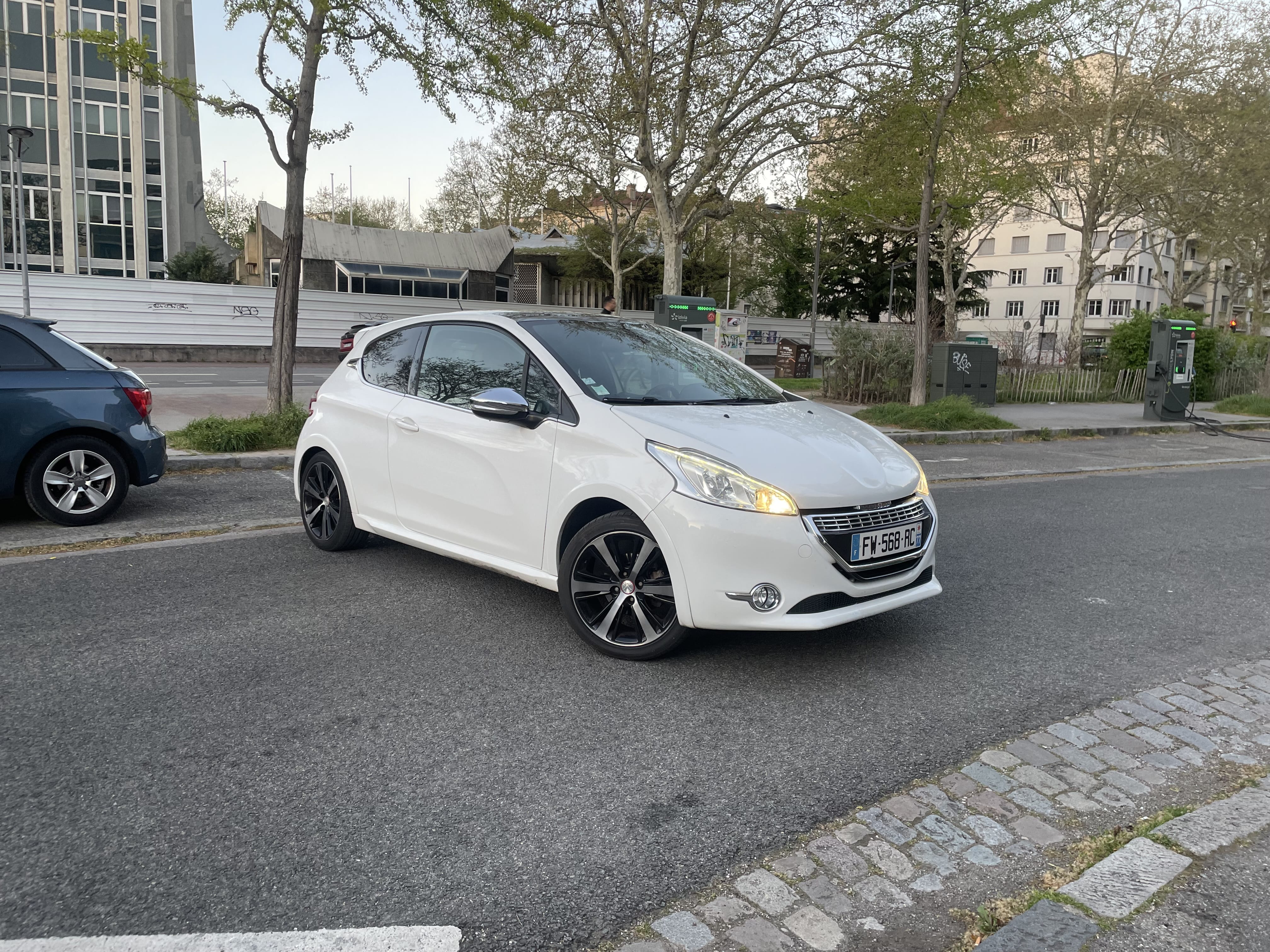 Peugeot 208 120 ch, 2013, Essence 95