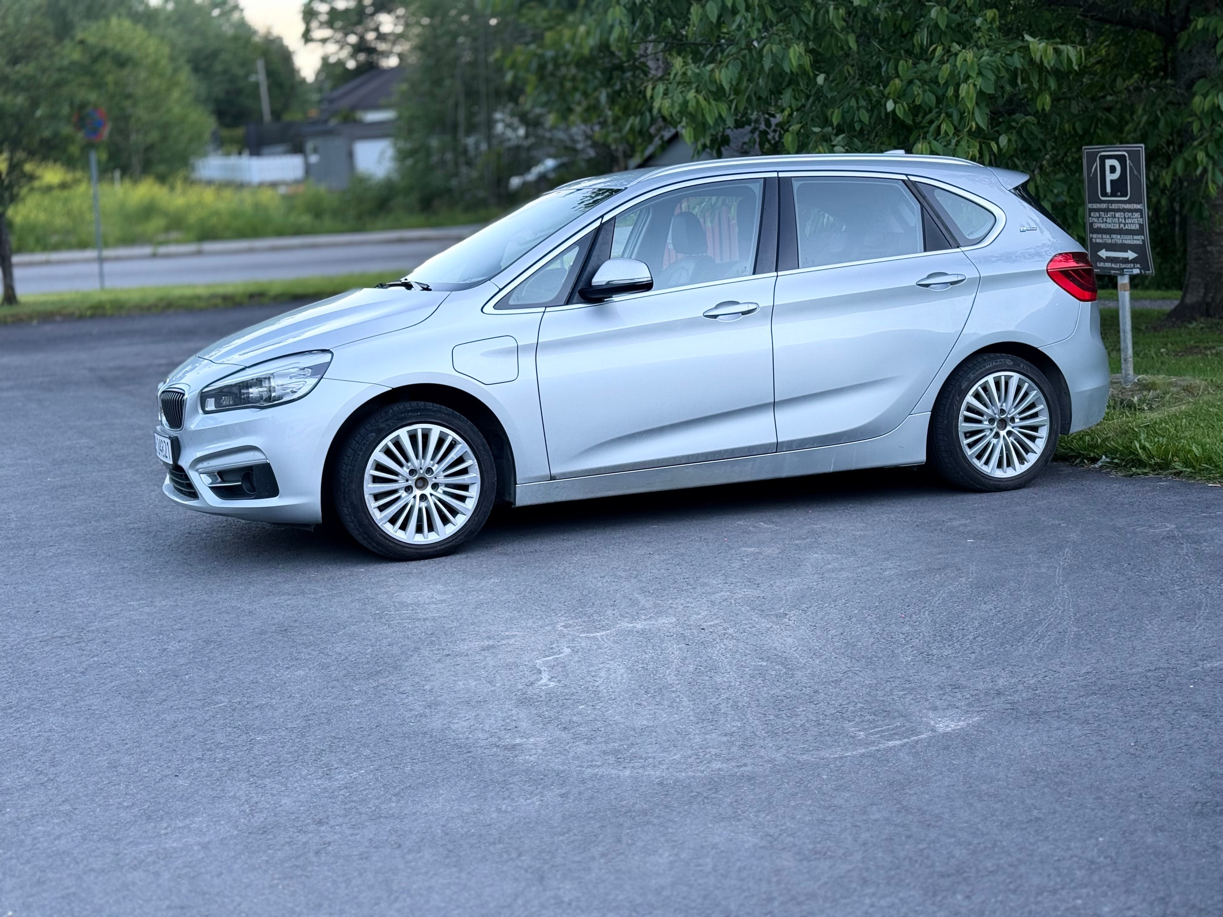 BMW  225xe Active Tourer 1.5 Bensin Hybrid 4x4 automat girkasse mit Klimaanlage