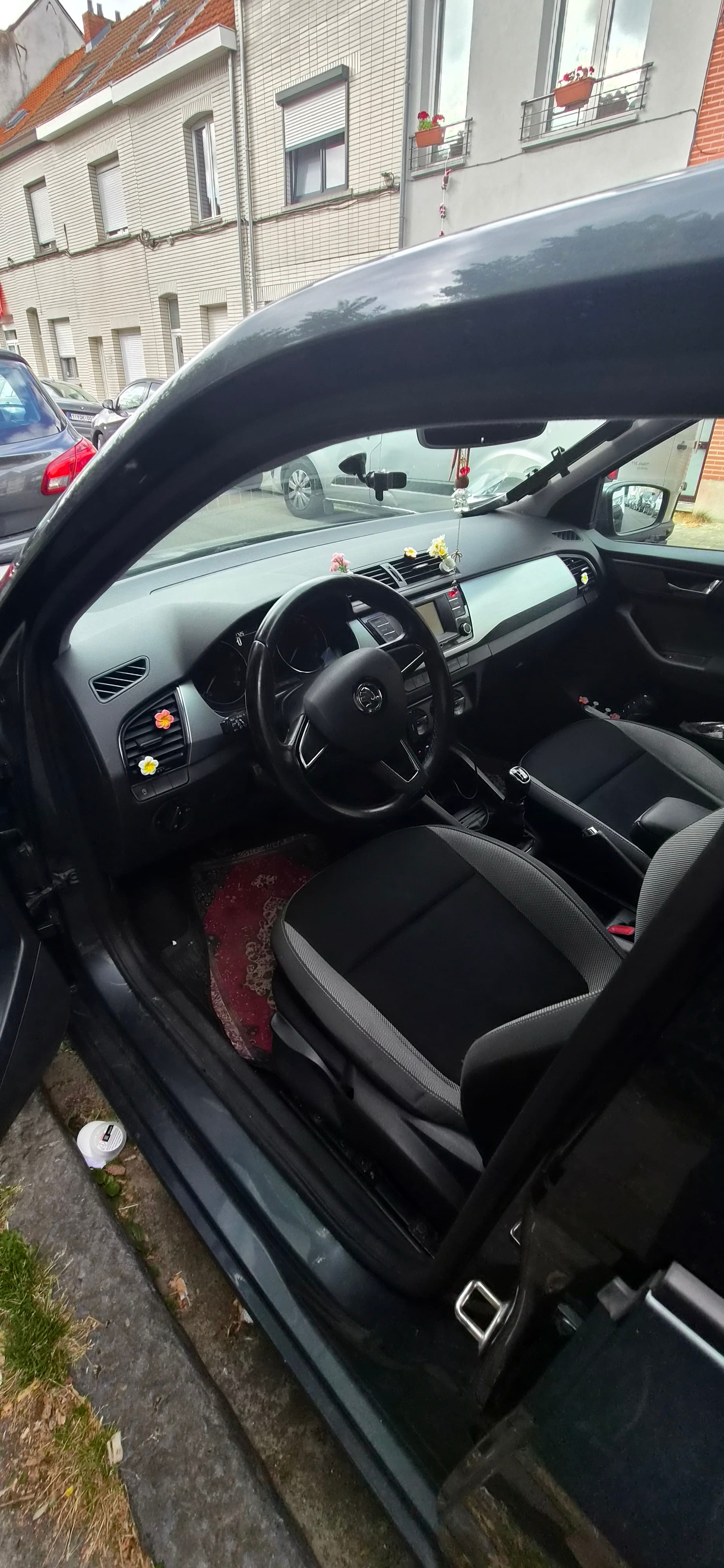 Skoda Fabia 1.0 avec Audio Bluetooth