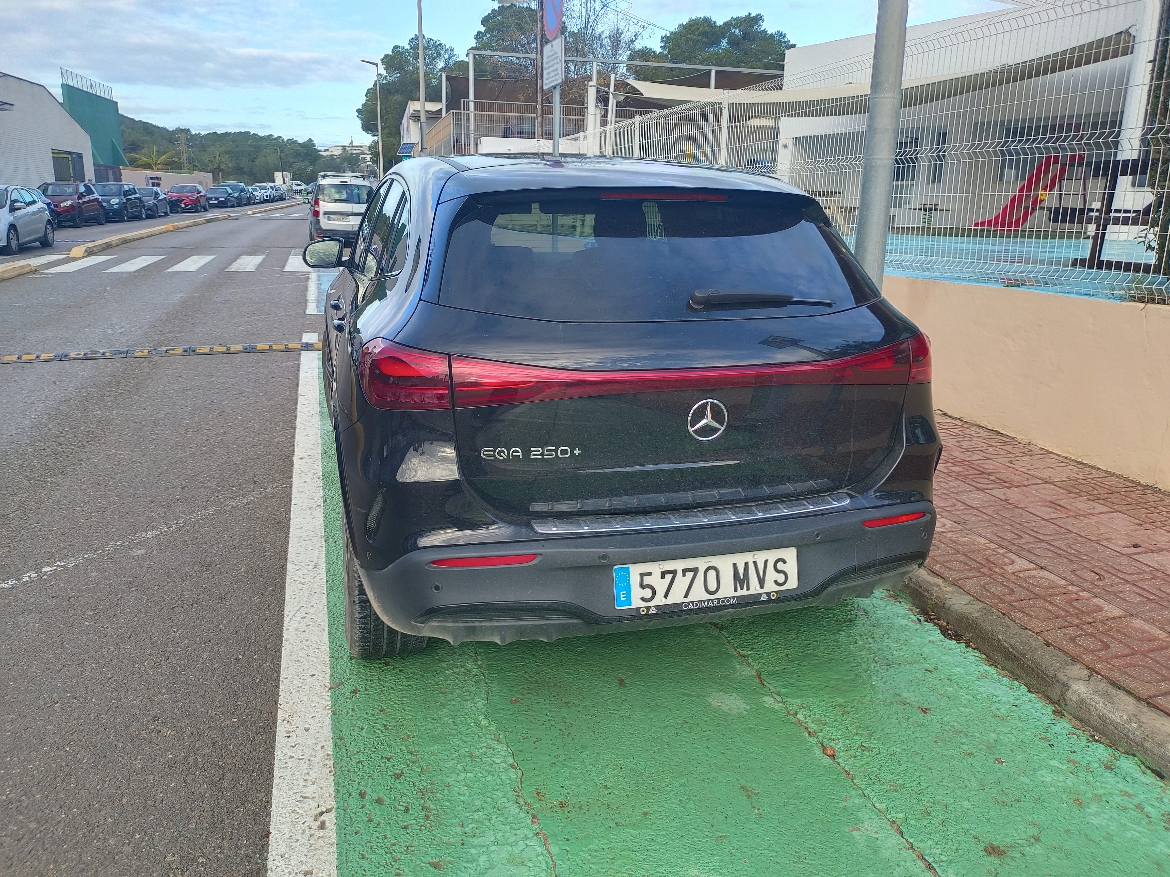 Mercedes-Benz EQA con GPS