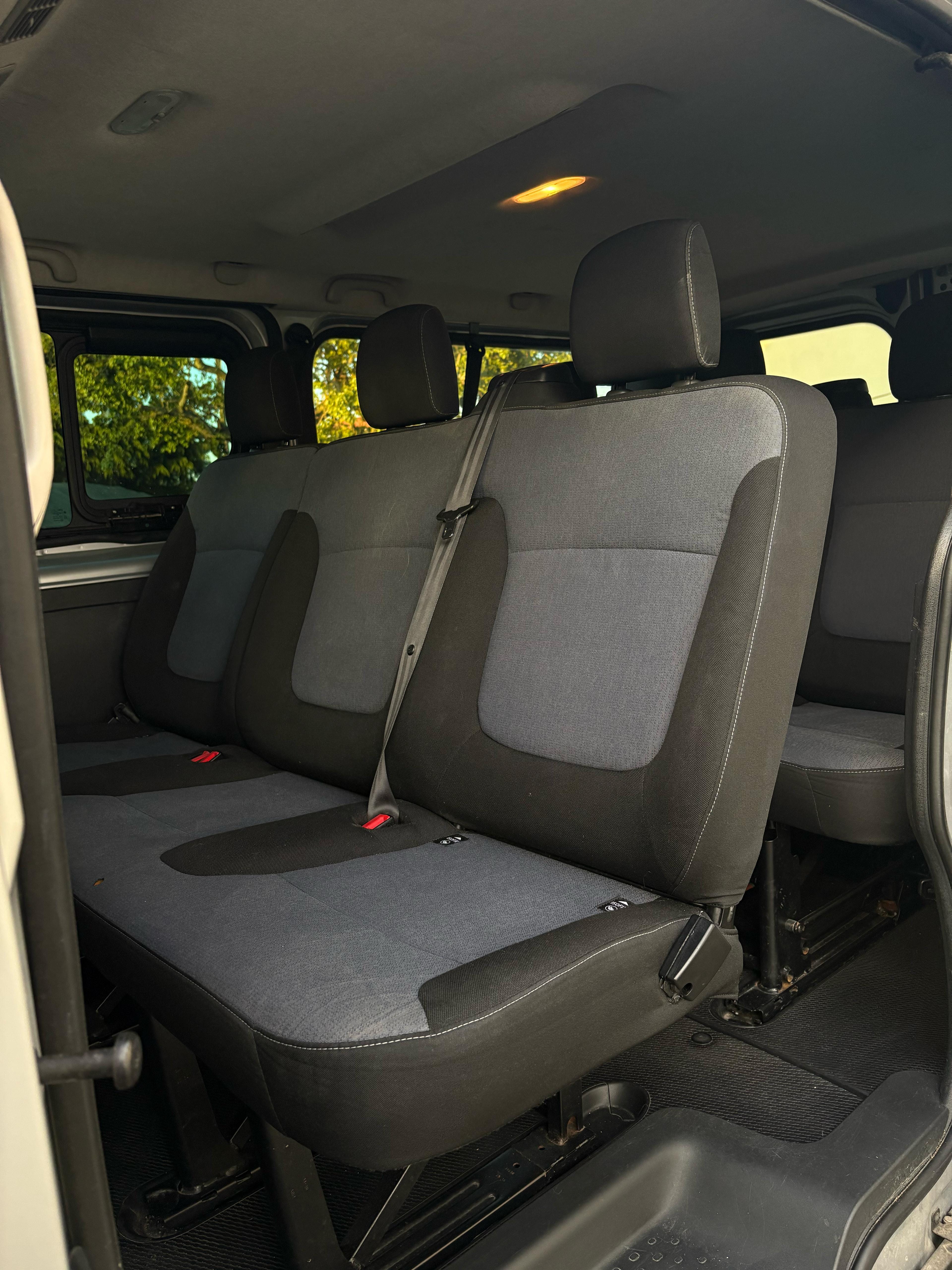 Opel Vivaro Combi