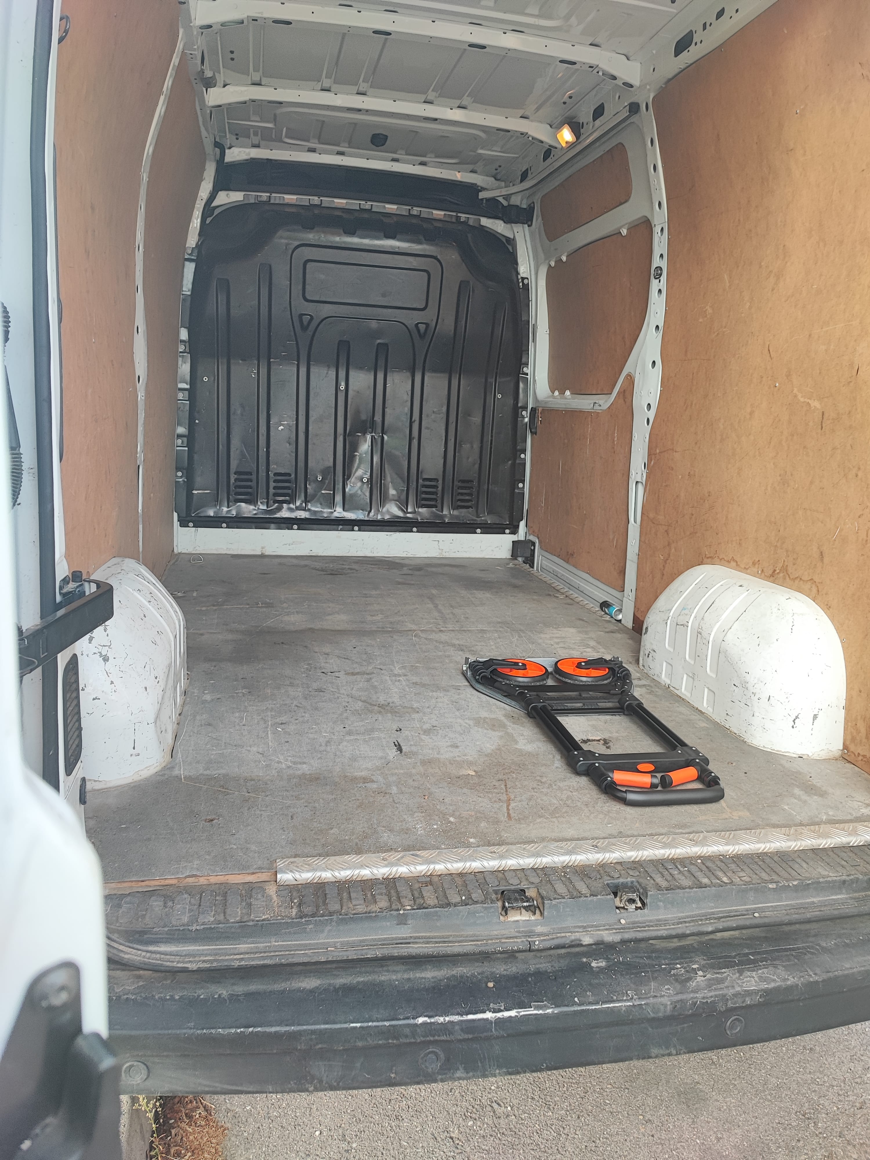 Nissan NV400 avec Port USB