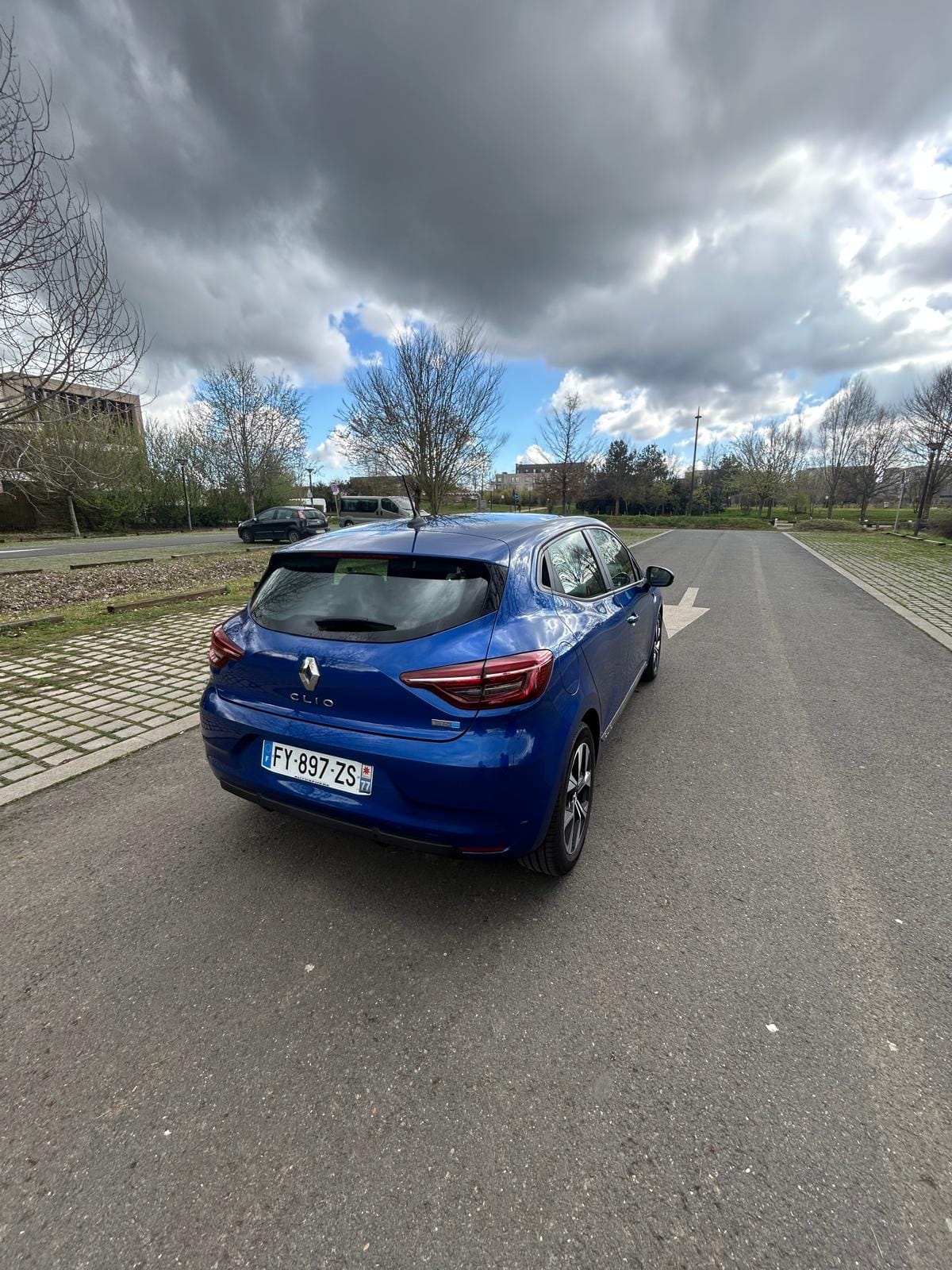 Renault Clio E-tech avec GPS