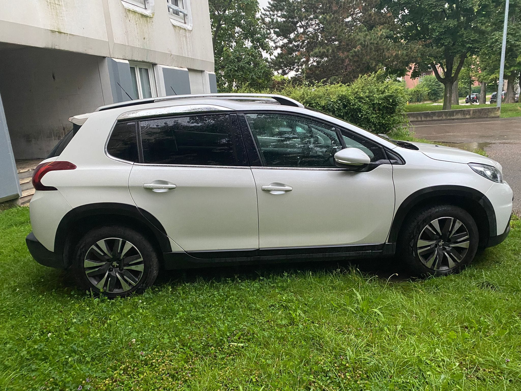 Peugeot 2008 avec Climatisation