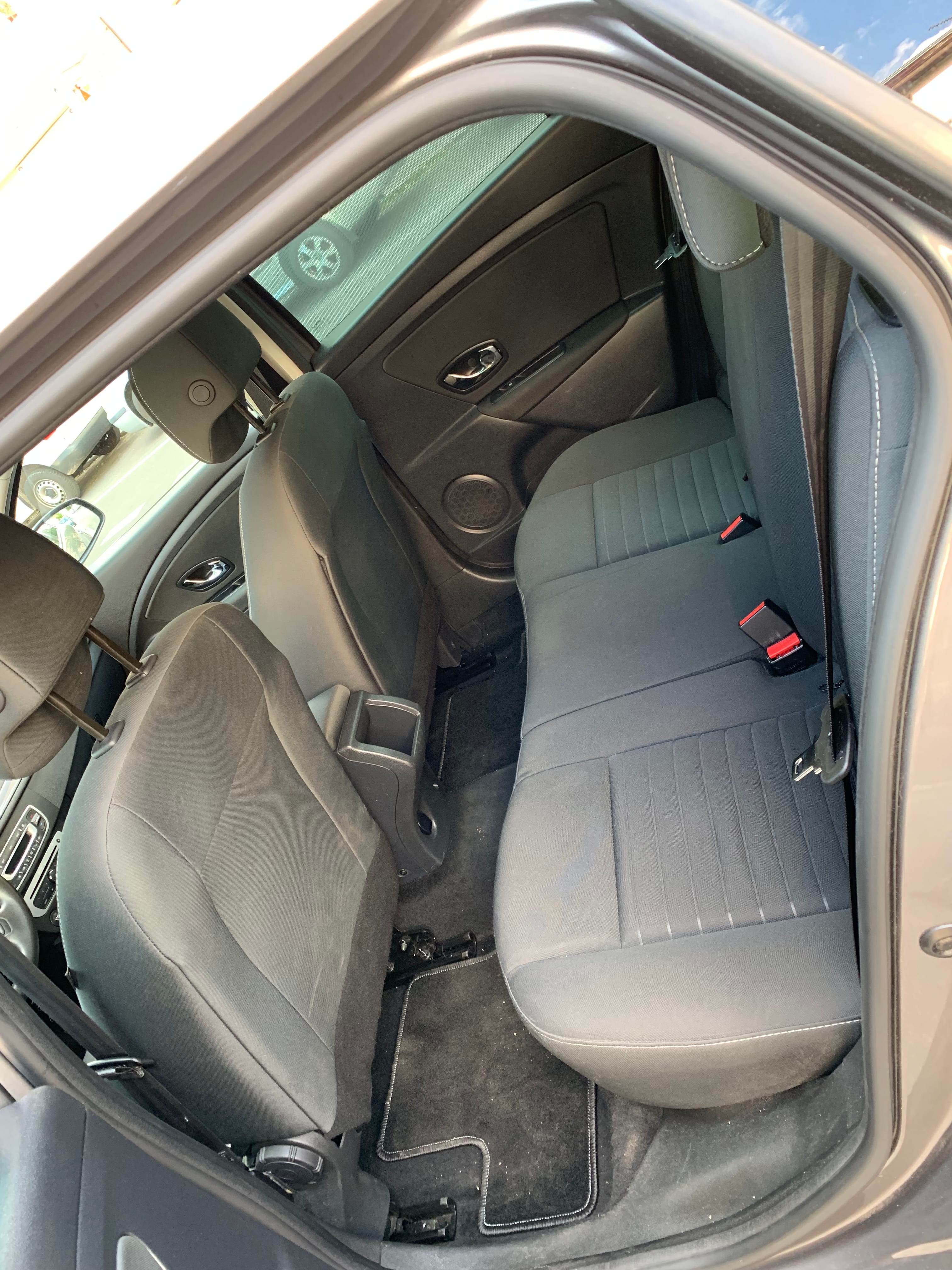 Renault Mégane Estate (Kombi) mit Vollausstattung und Navi