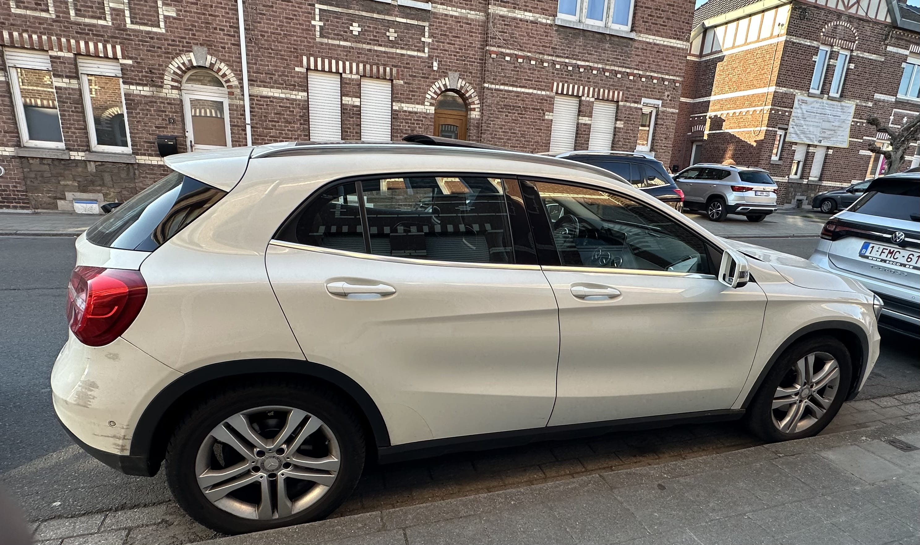 Mercedes-Benz GLA 200 with GPS
