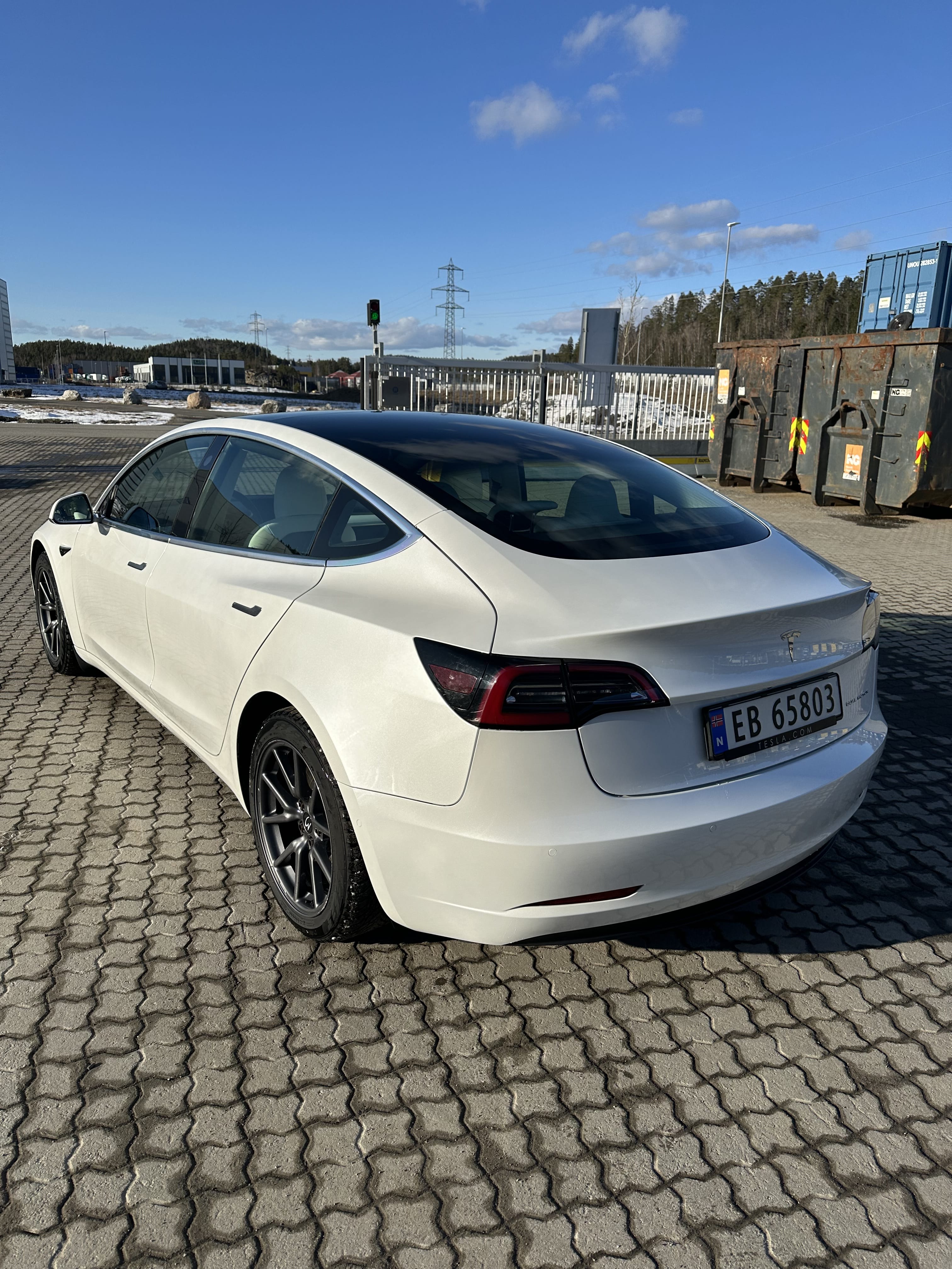 Tesla Model 3 Long Range 560km WLTP med GPS