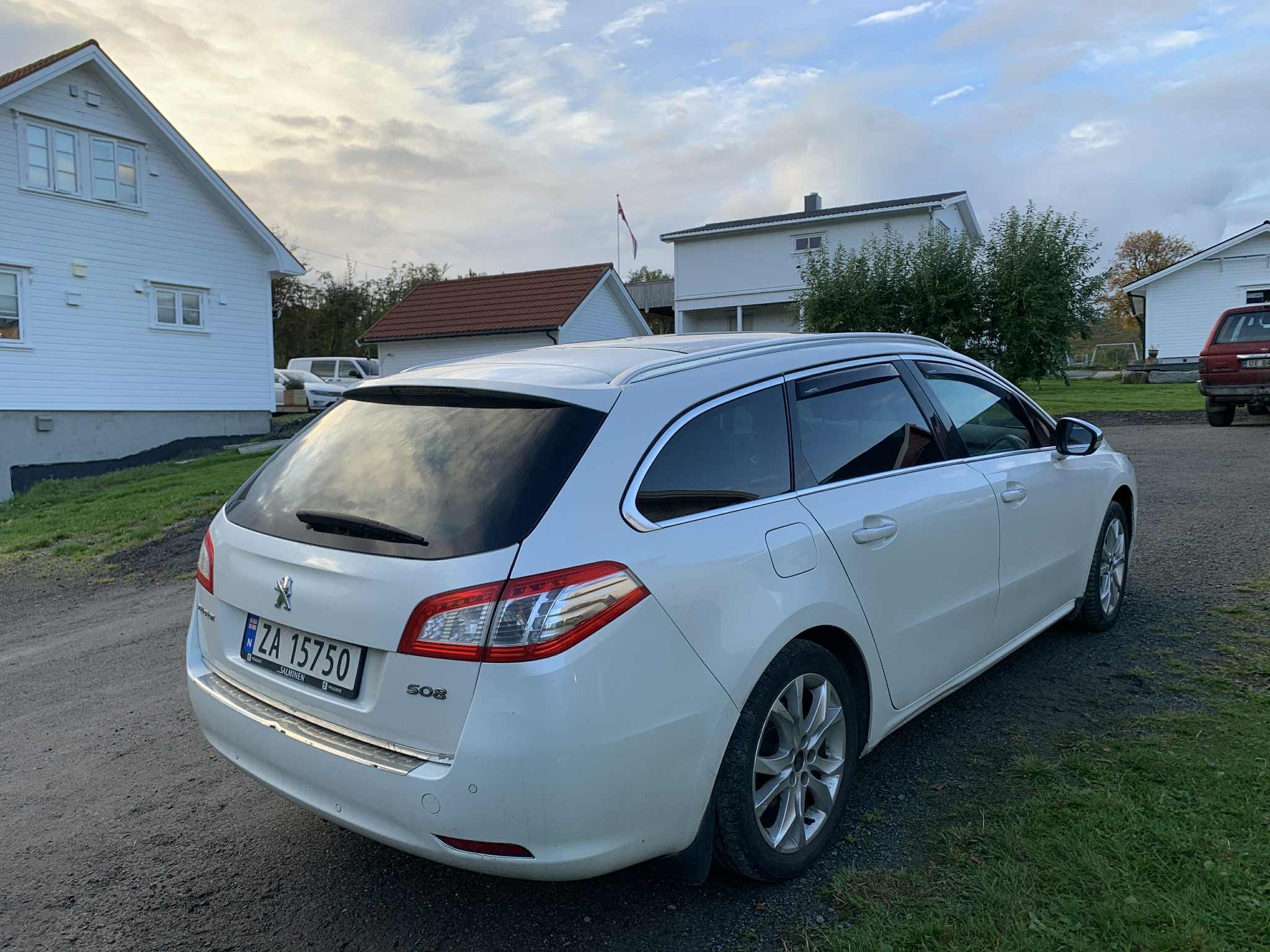 Peugeot 508 SW with GPS
