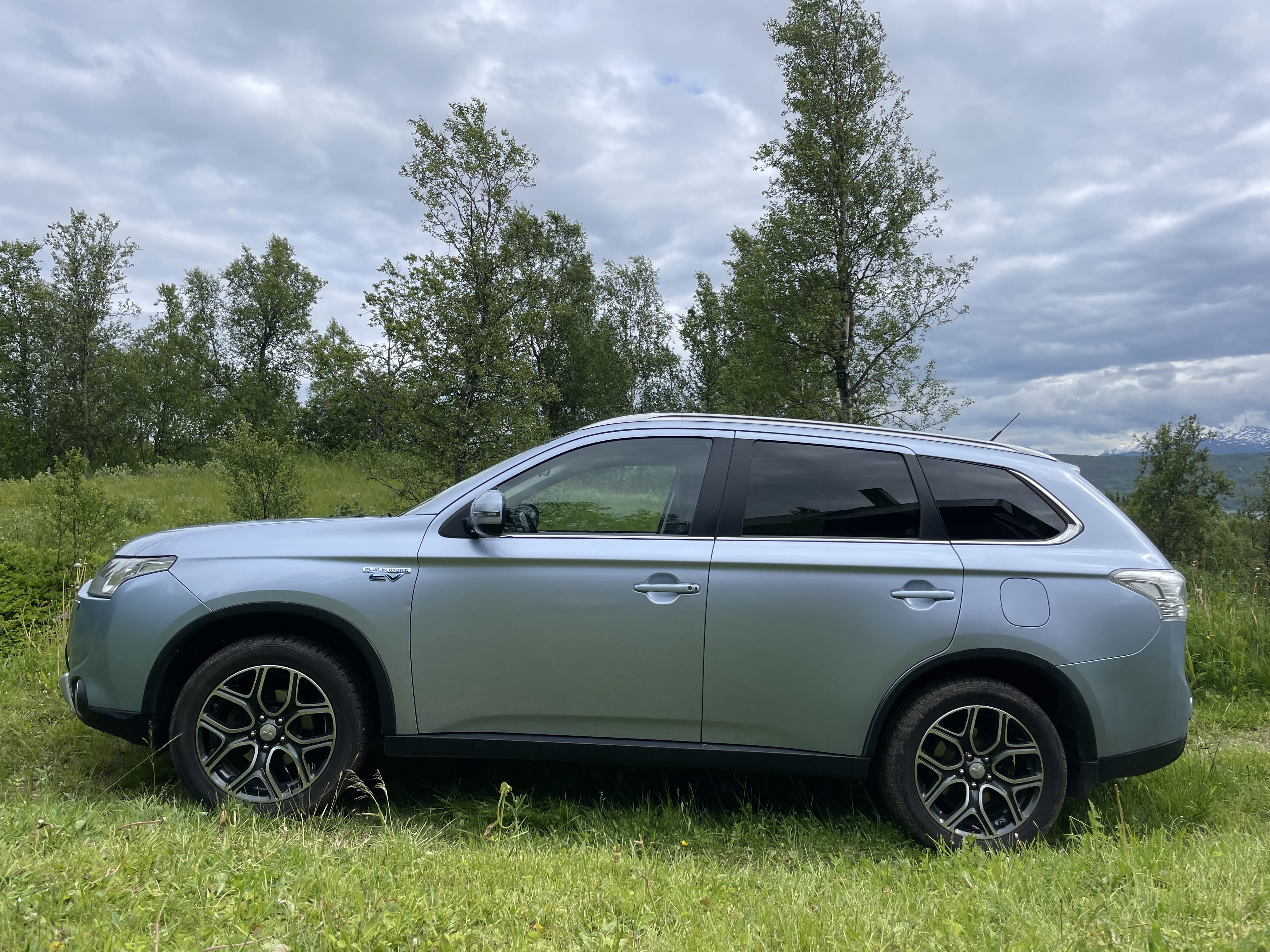 Mitsubishi Outlander PHEV SE med Aircondition