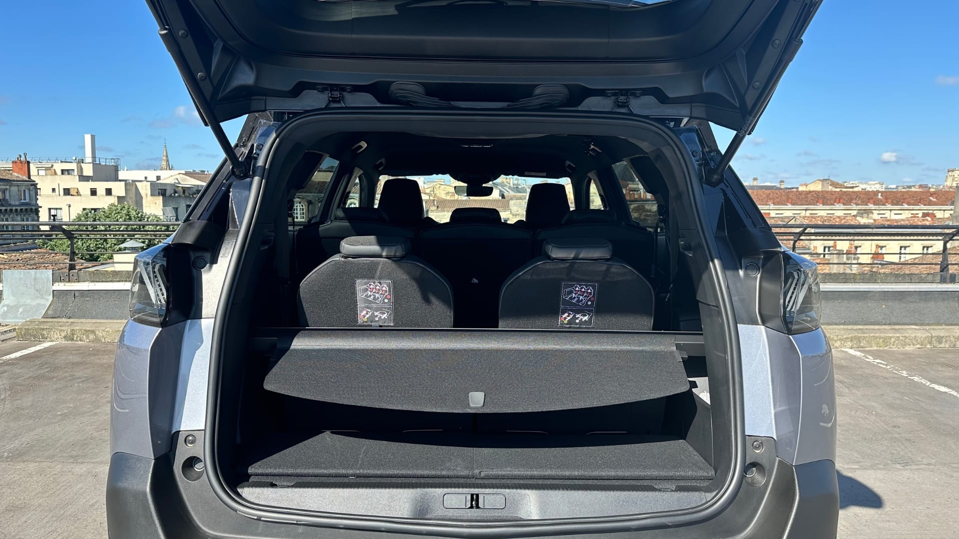 Peugeot 5008 GT 7pl | AUTO | Sièges Chauff. | GARE ST-JEAN (750m) avec Audio Bluetooth