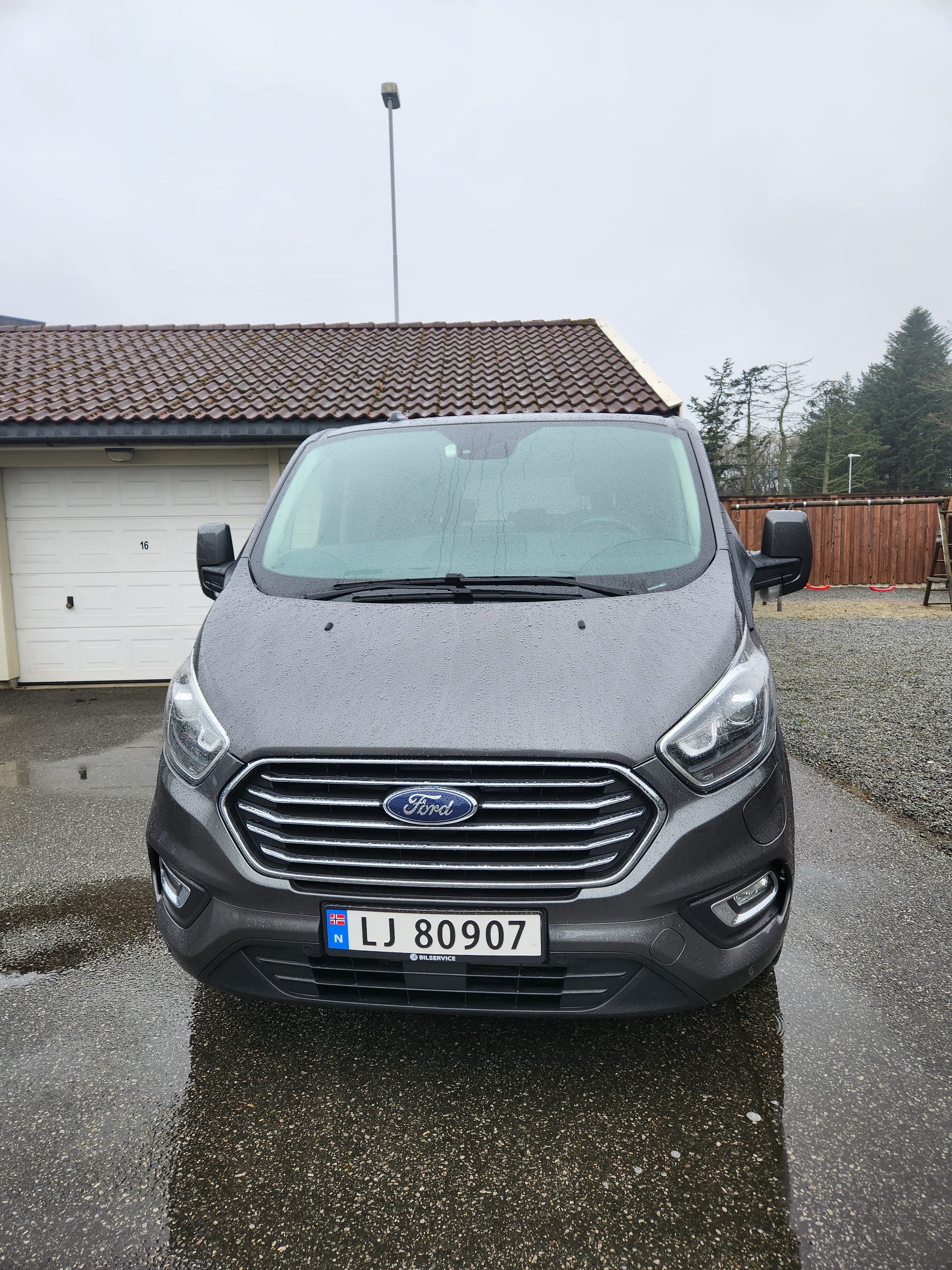 Ford Tourneo Custom with Backup camera