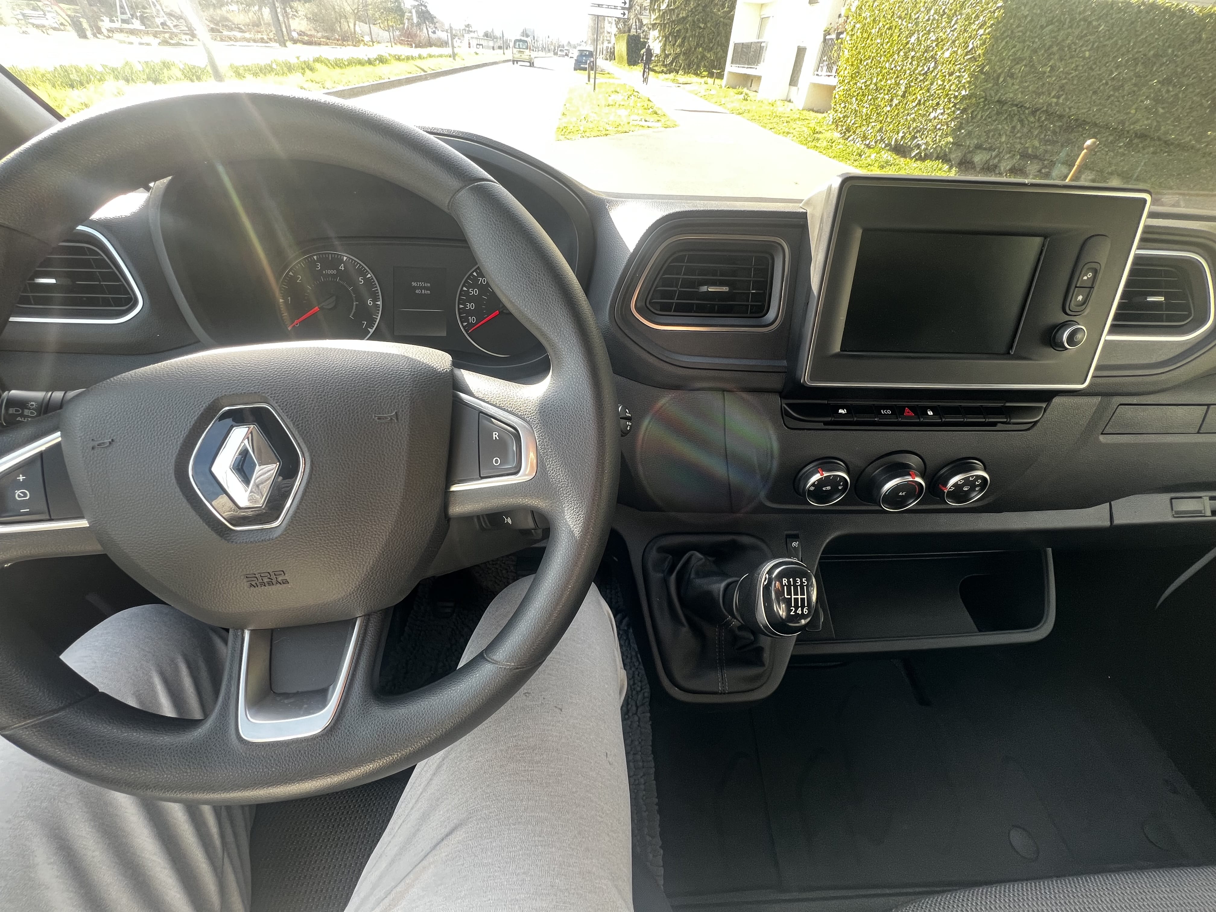 Renault Master 2,3l diesel DCI 3,5T grand confort avec Entrée audio / iPod