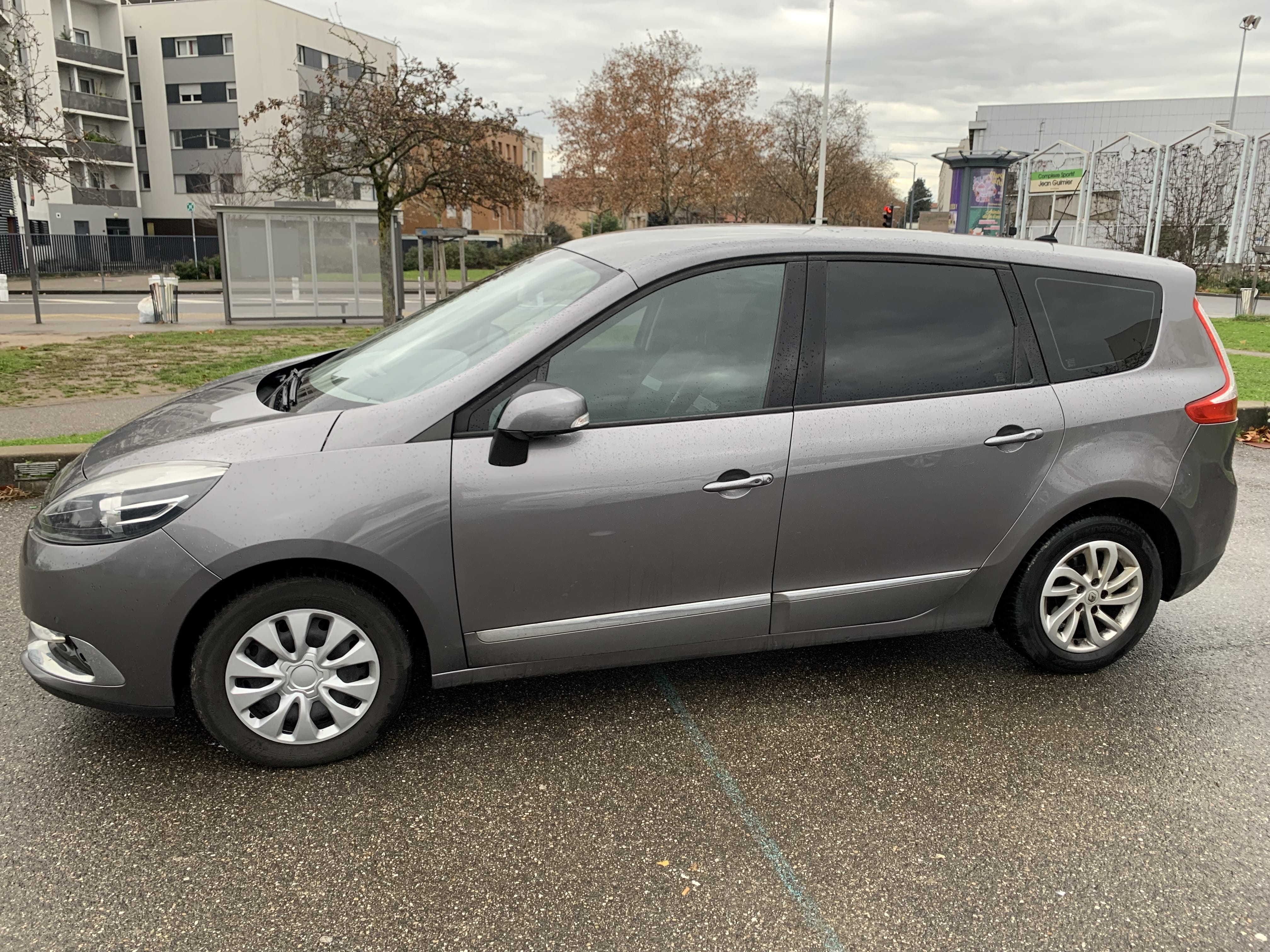 Renault Grand Scenic 7 places DCI 130cv CLIM économique performant avec Climatisation