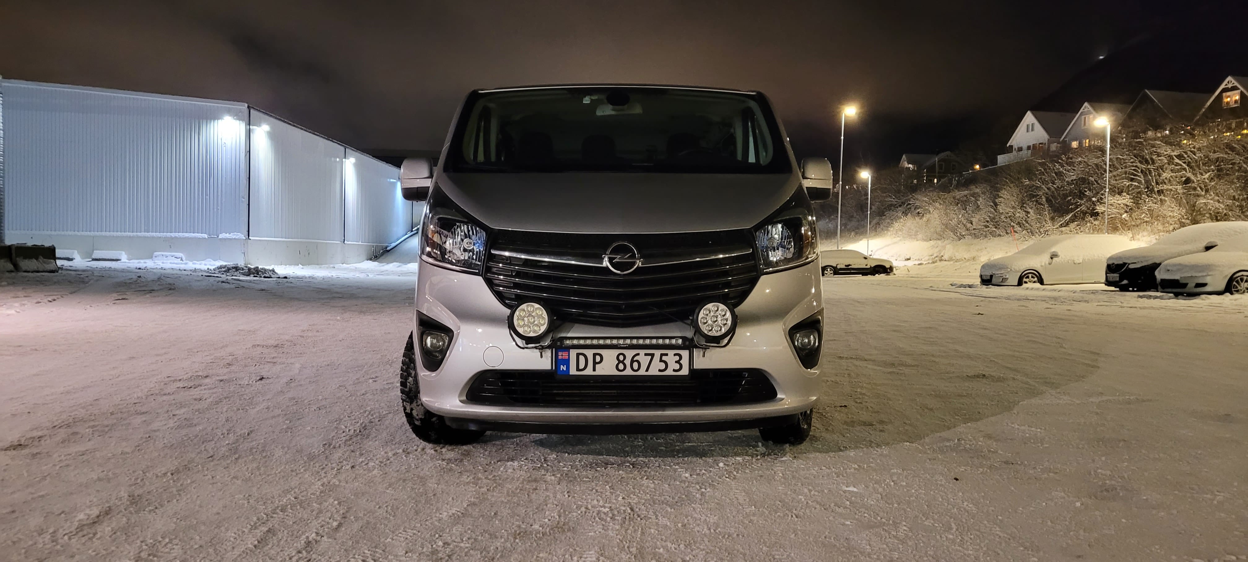 Opel Vivaro Minibuss met Dissel