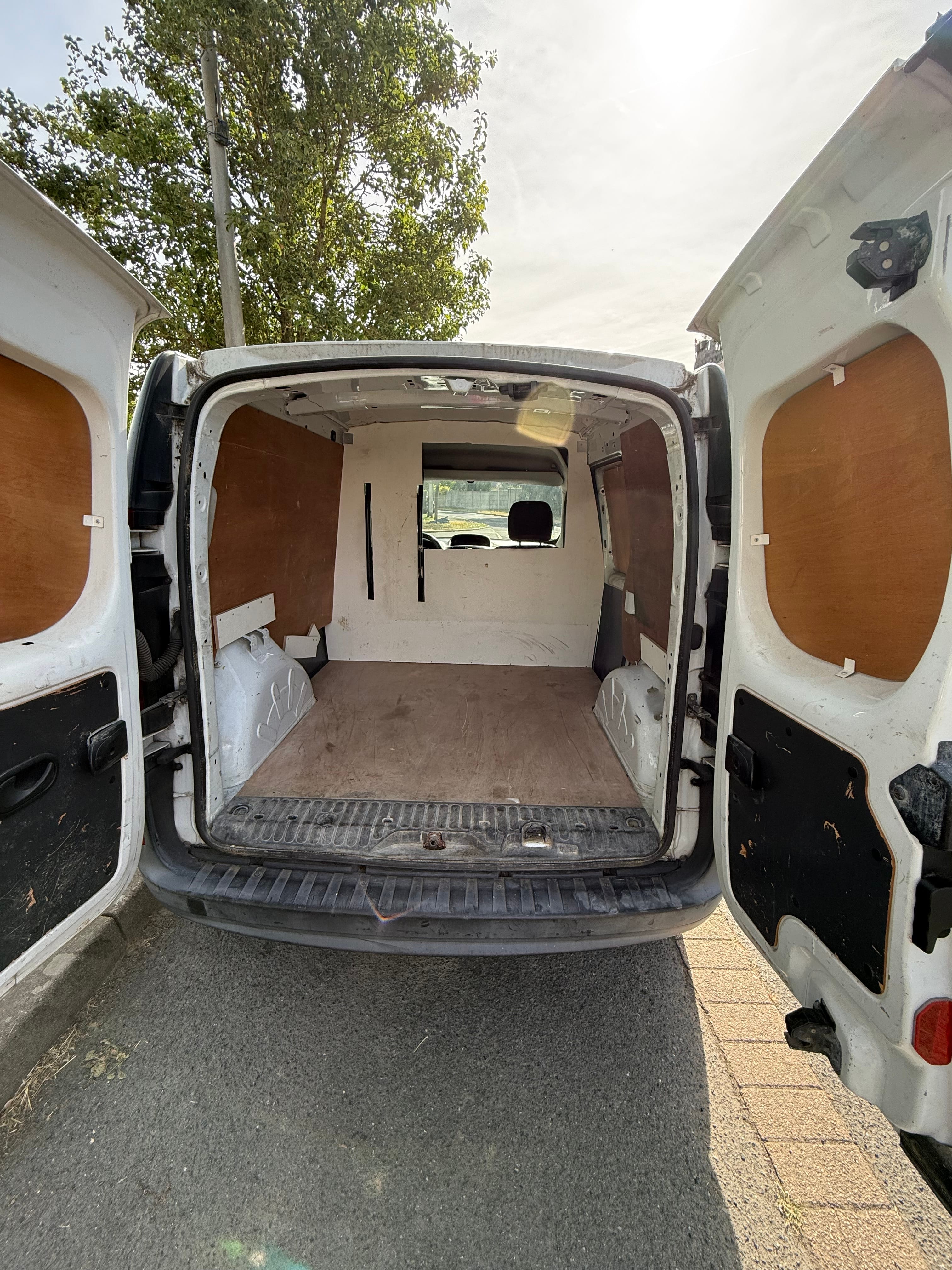 Renault Kangoo Express avec Autoradio