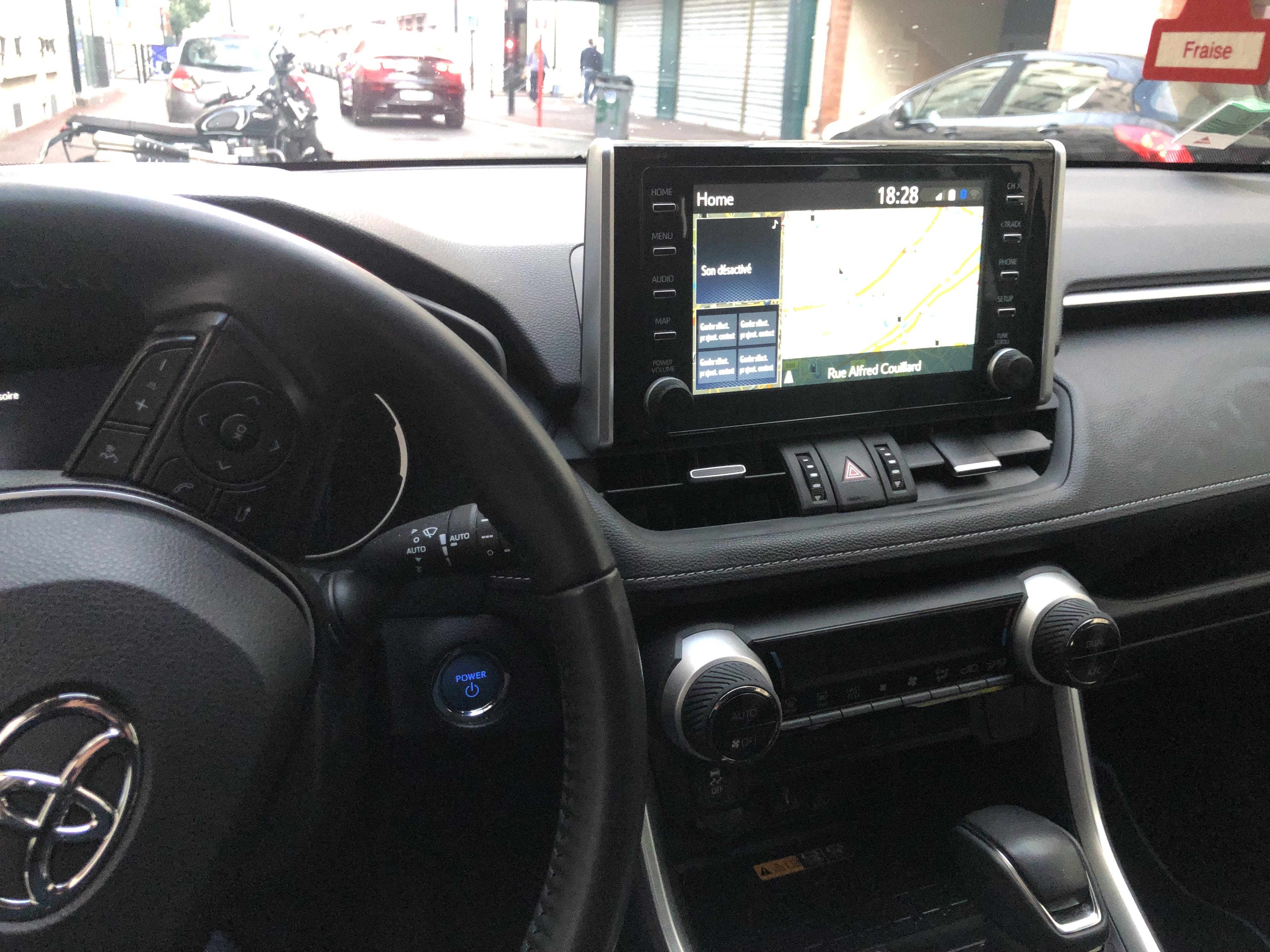 Toyota RAV 4 Hybride avec Siège bébé