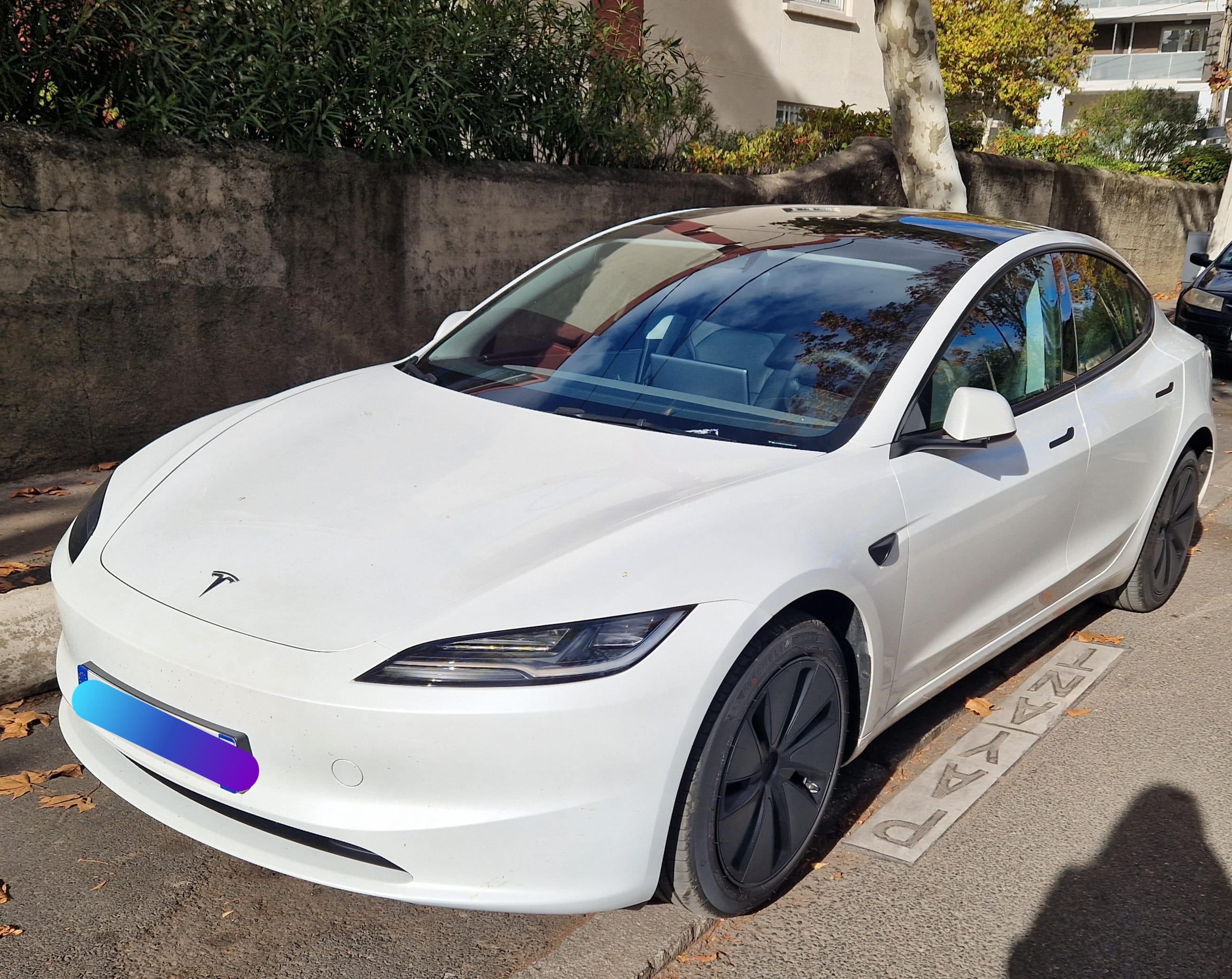 Tesla Model 3 avec GPS