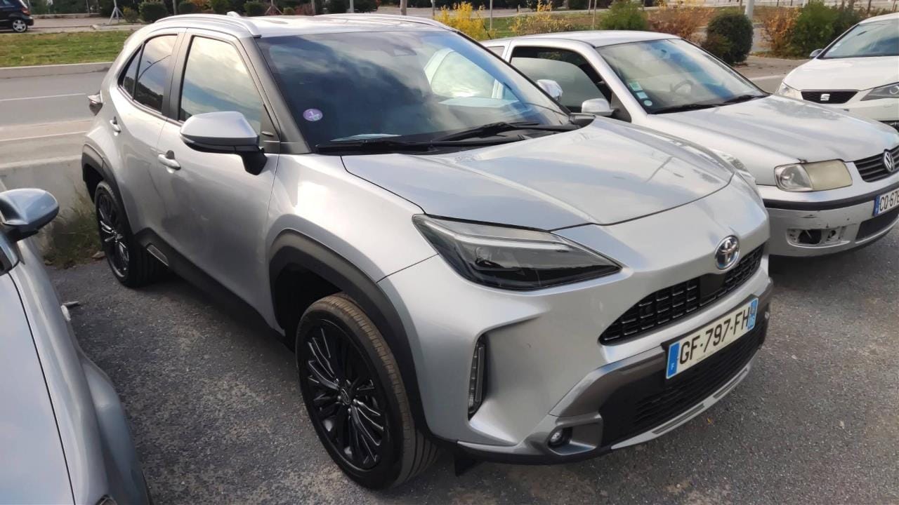 Toyota Yaris Cross Hybrid, 2022, Essence 95 / Électrique (hybride), automatique