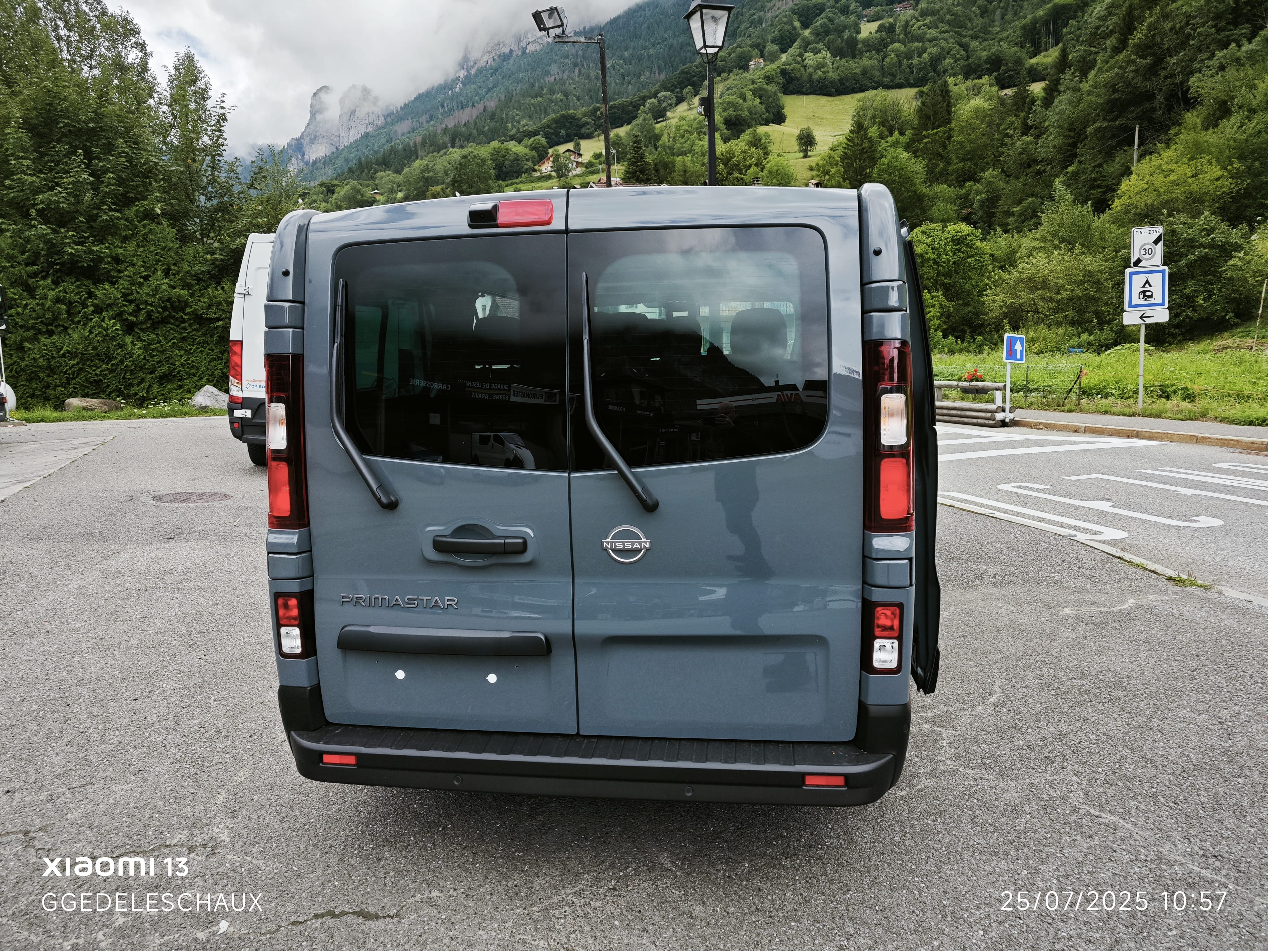 Nissan Primastar 9 PLACES DOUBLES PORTES 2.0L 150 CV L2H1 avec Régulateur de vitesse