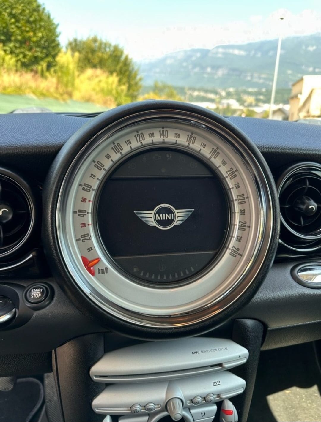 Mini Cooper 3 portes 6 chevaux fiscaux avec Entrée audio / iPod