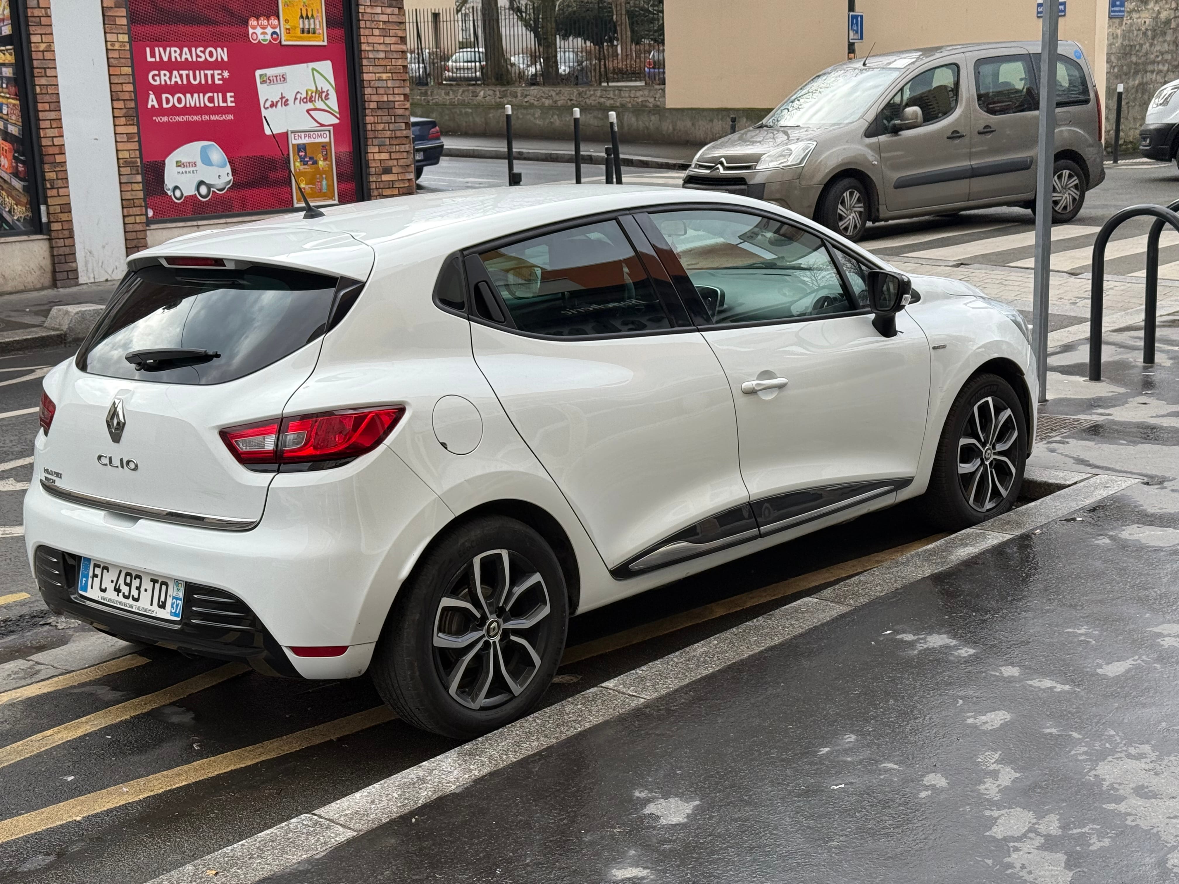 Renault Clio avec Climatisation