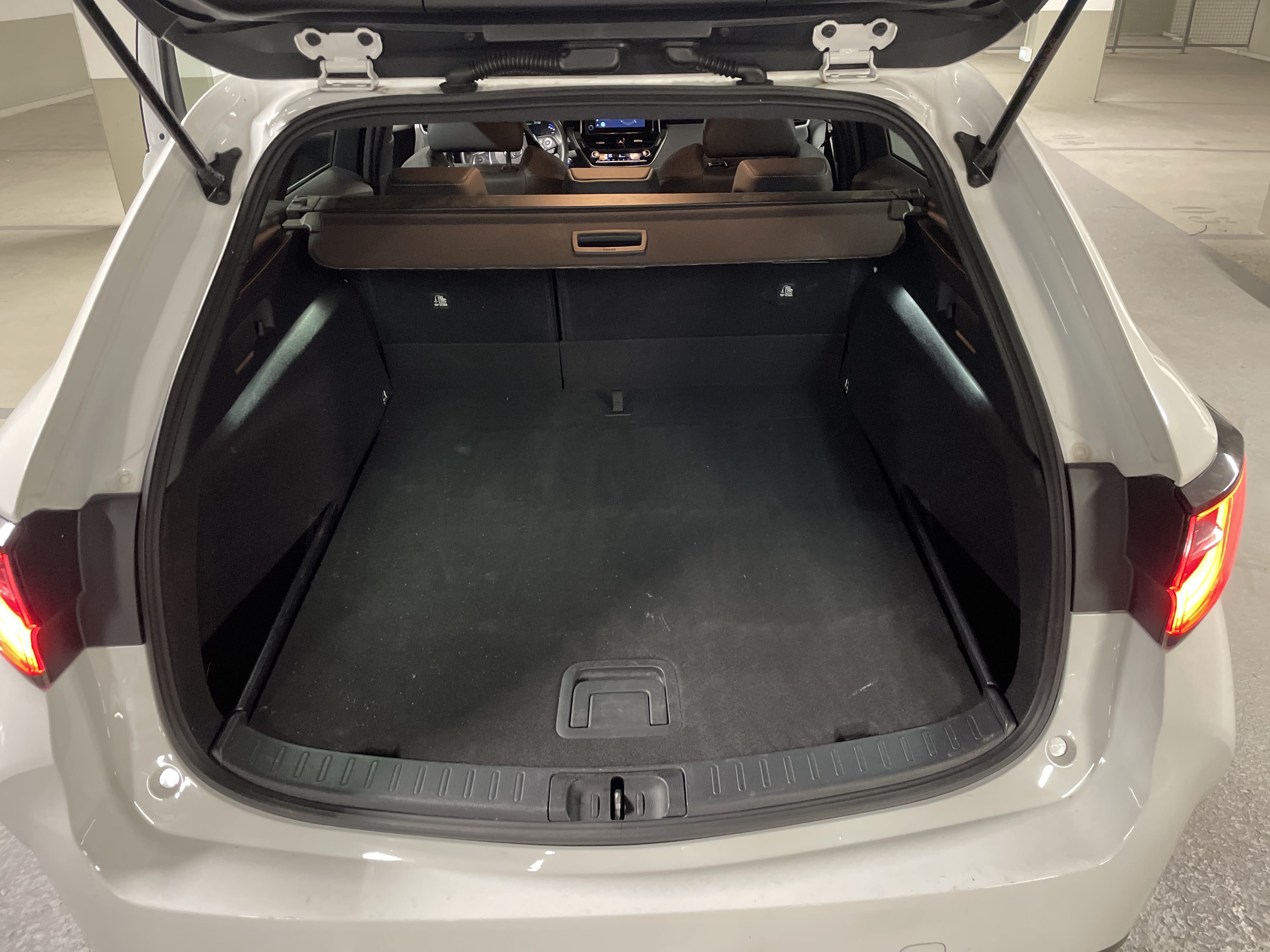 Toyota Corolla Break Hybride avec Siège bébé