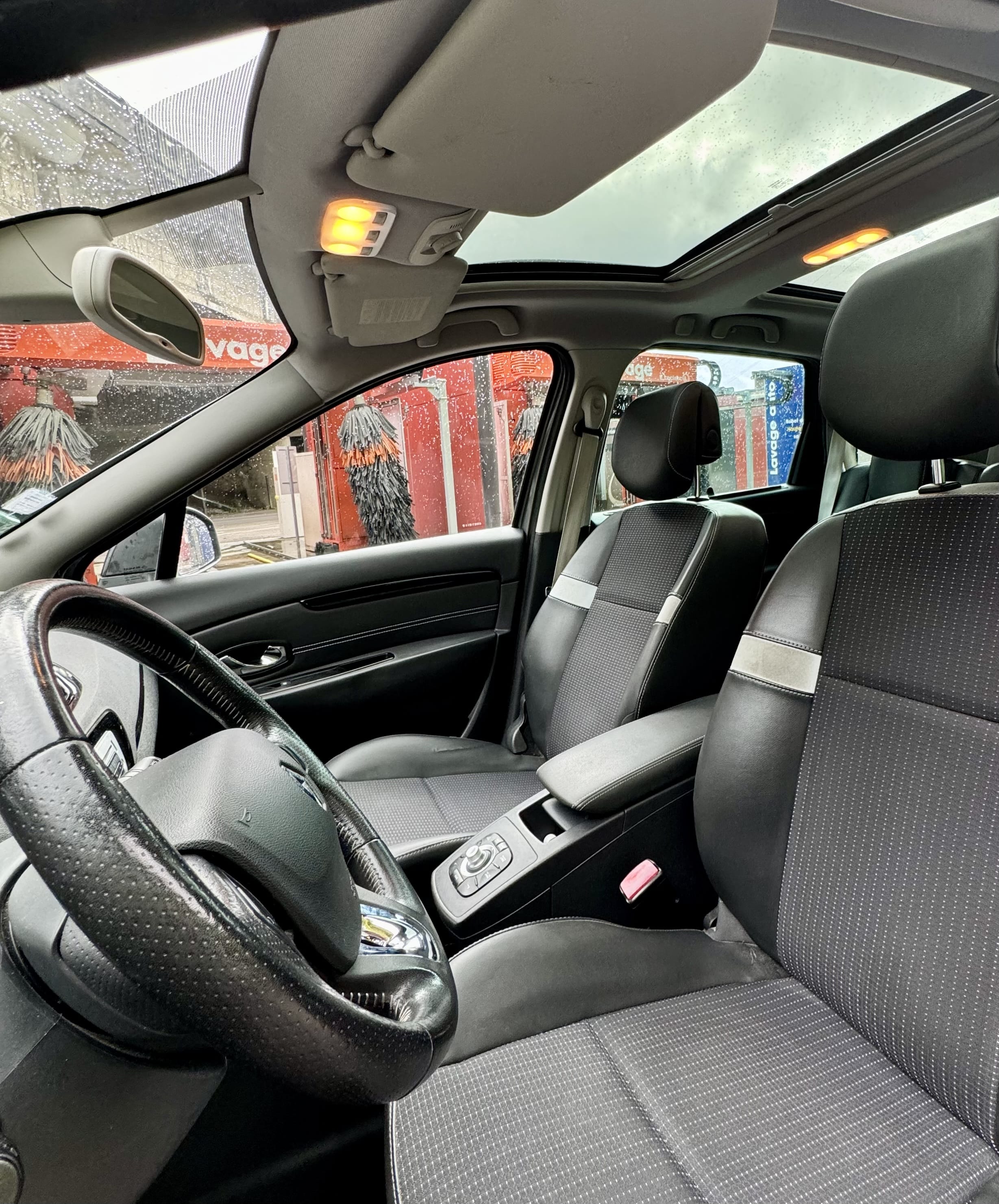 Renault Grand Scenic Bose avec Siège bébé