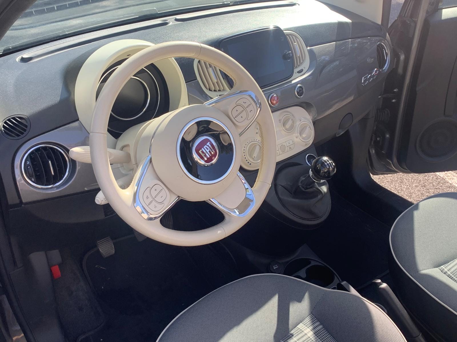 Fiat 500 C avec Apple CarPlay