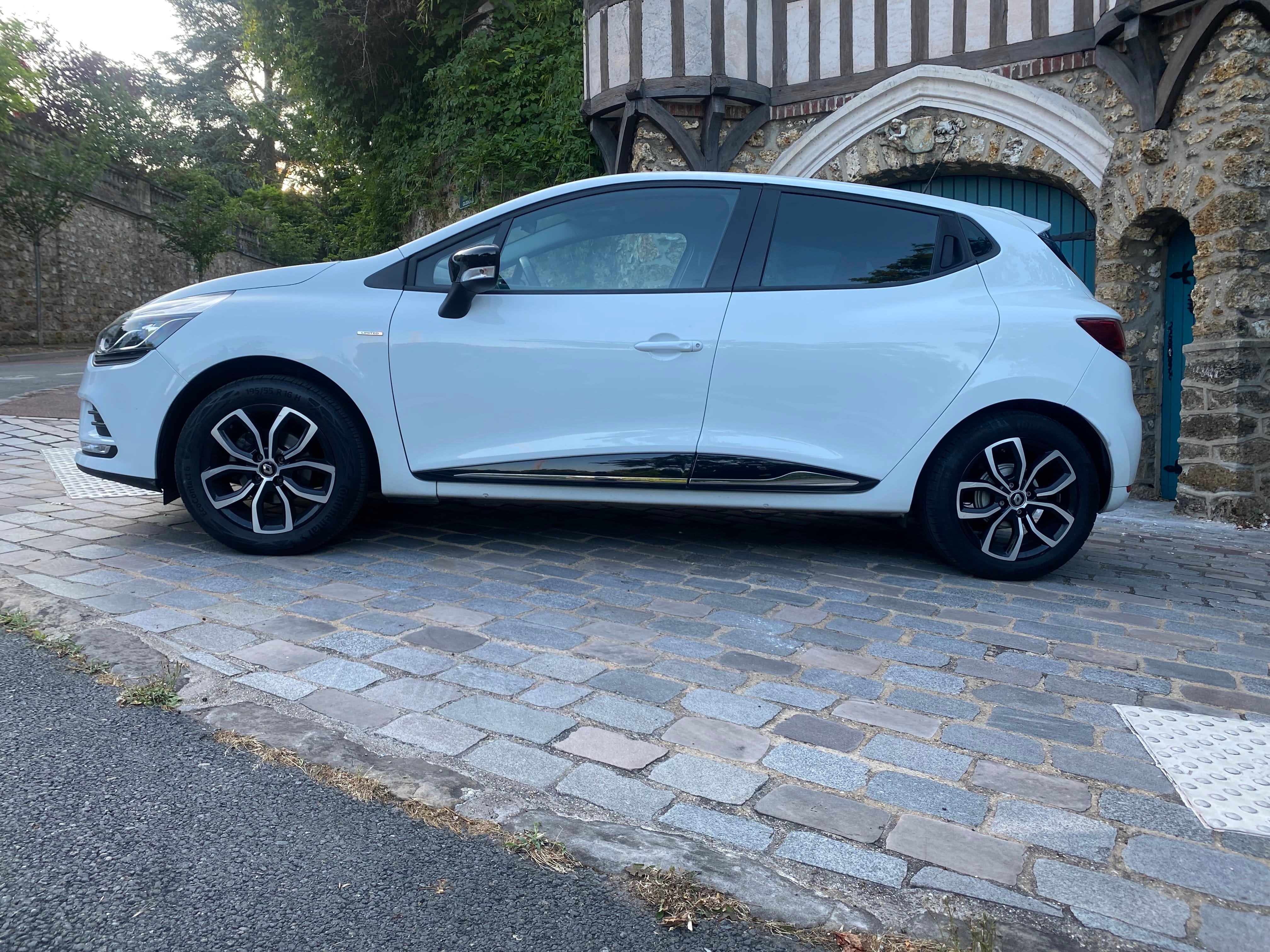 Renault Clio Pont de sevré / Billancourt Métro 9 / Bluetooth avec Climatisation