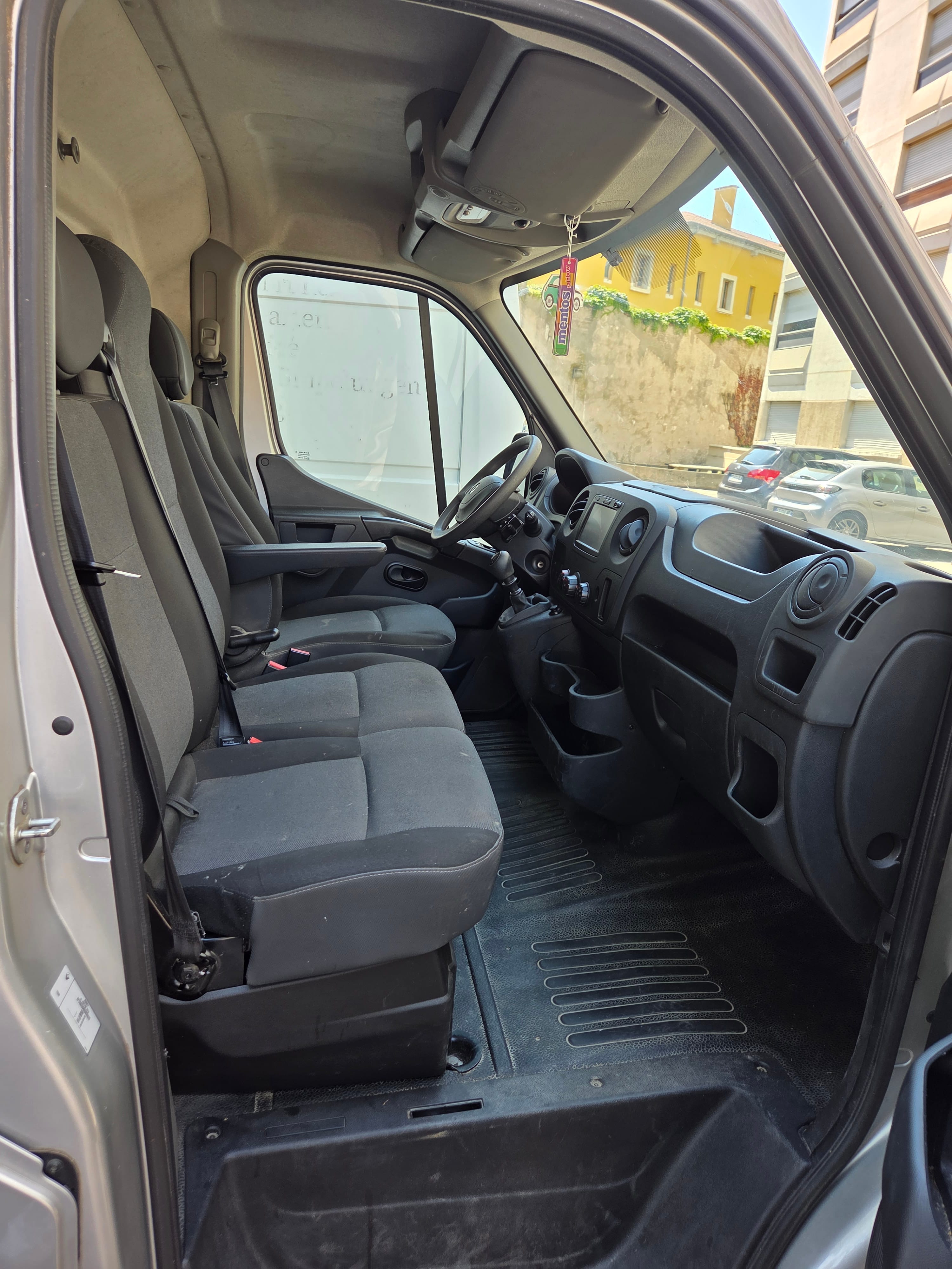 Renault Master 3, L2H2, 12m3, diable, faible consommation. con Neumáticos de invierno