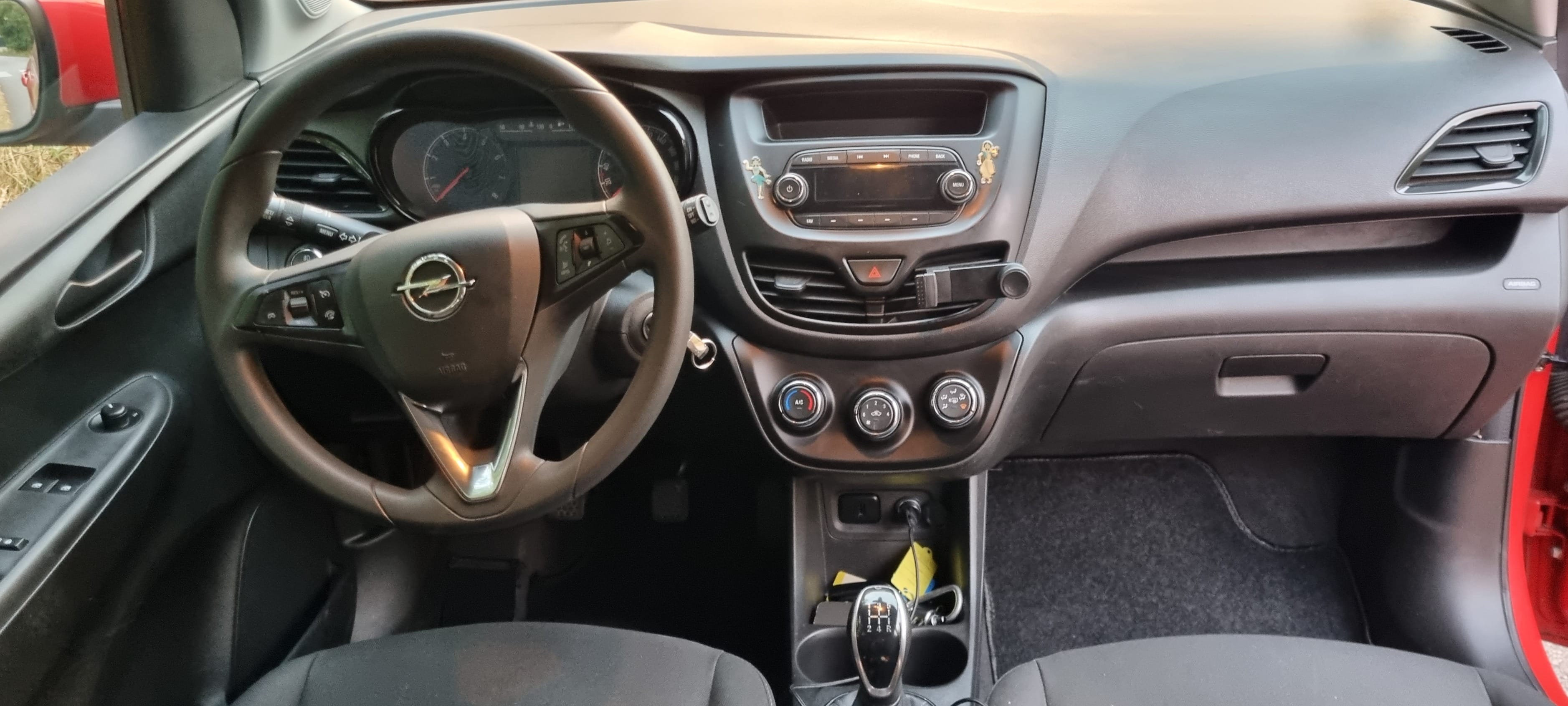 Opel Karl avec Siège bébé