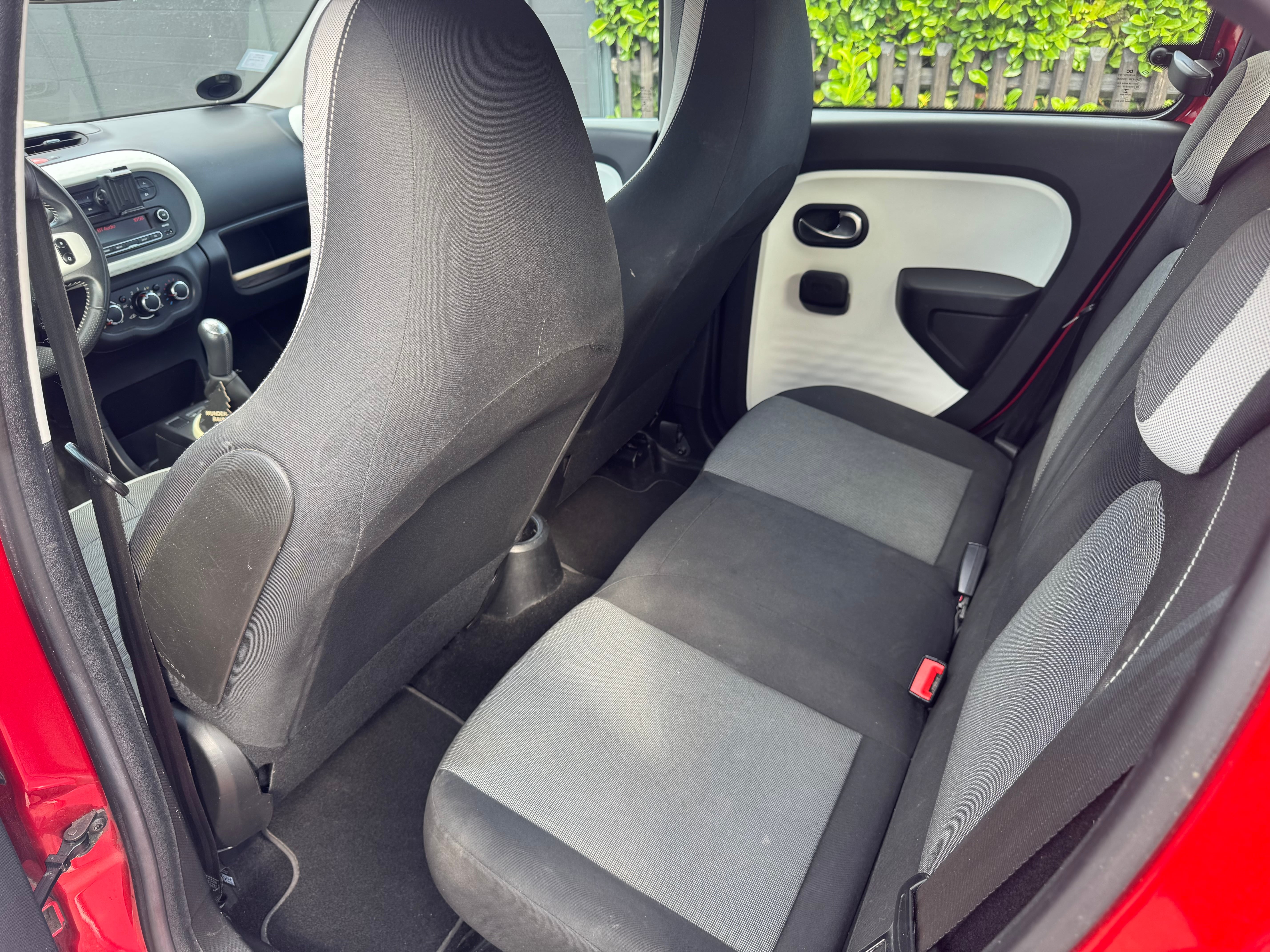 Renault Twingo III avec Autoradio
