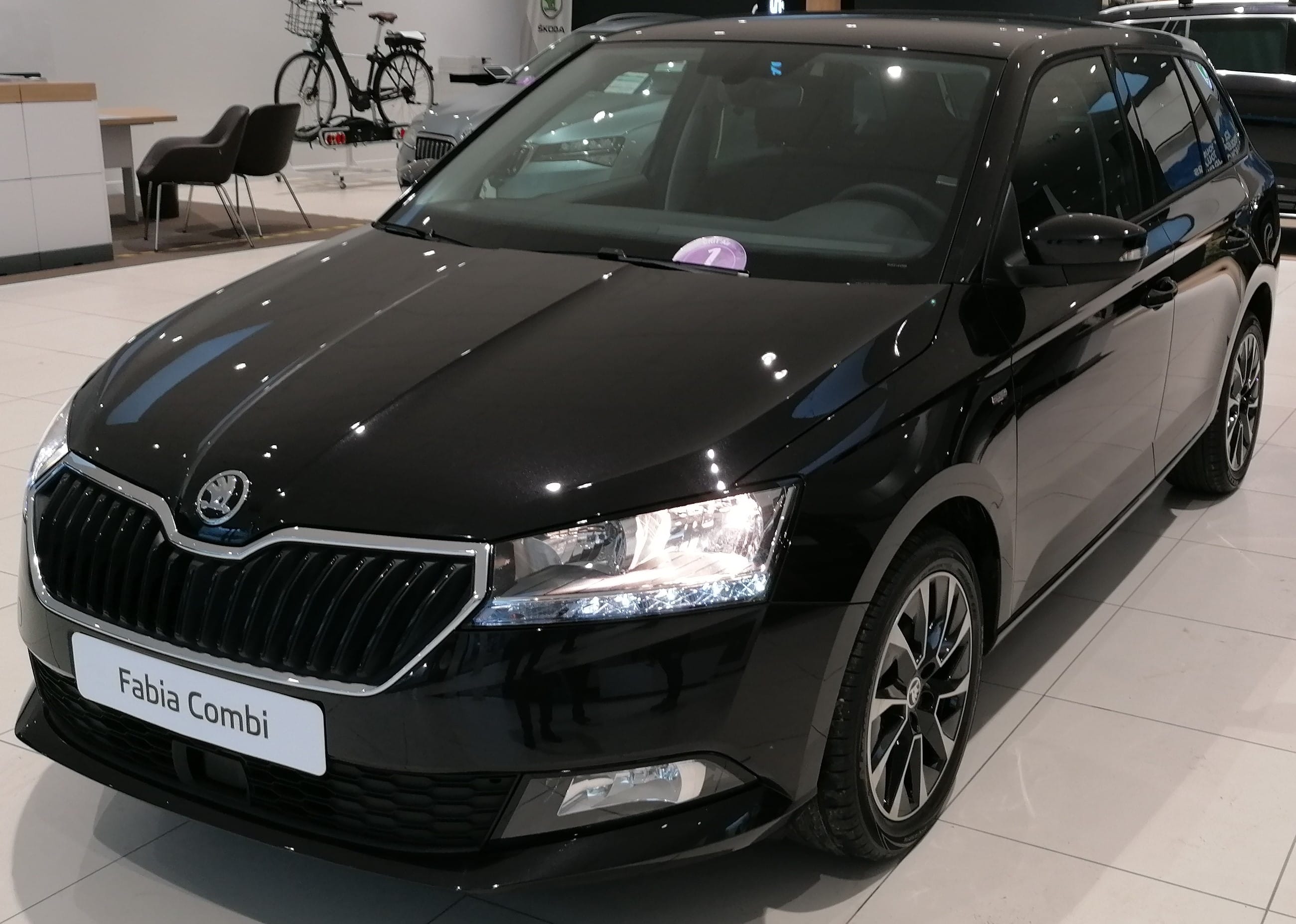 Skoda Fabia Combi, 2021, Essence 95